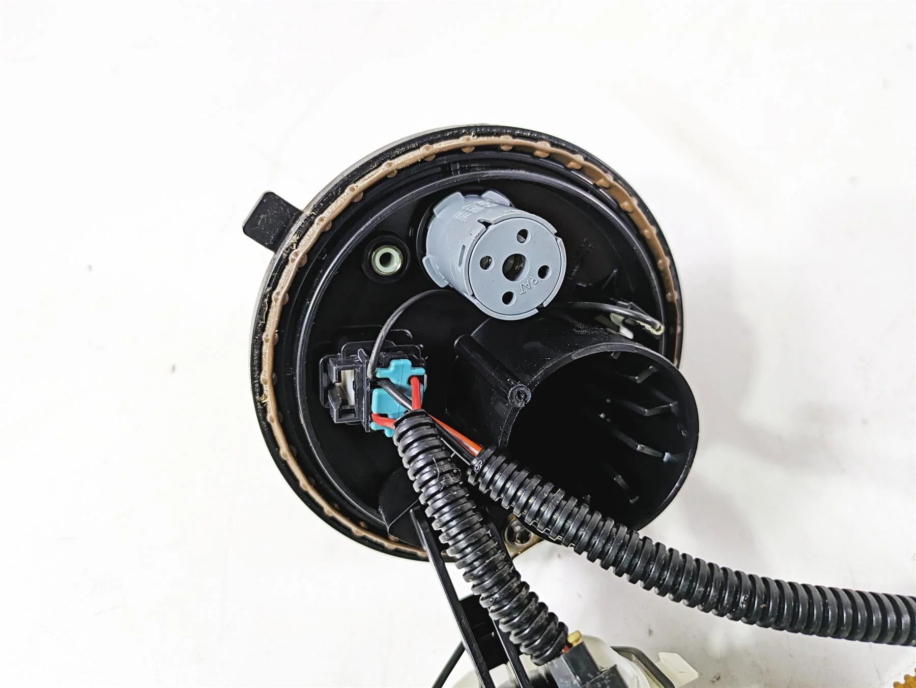 2017 Harley Touring FLTRXS Road Glide Fuel Gas Petrol Pump -Read 75069-08C - Image 10