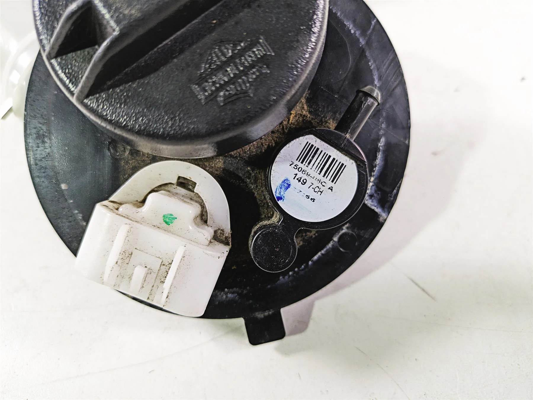 2017 Harley Touring FLTRXS Road Glide Fuel Gas Petrol Pump -Read 75069-08C - Image 3