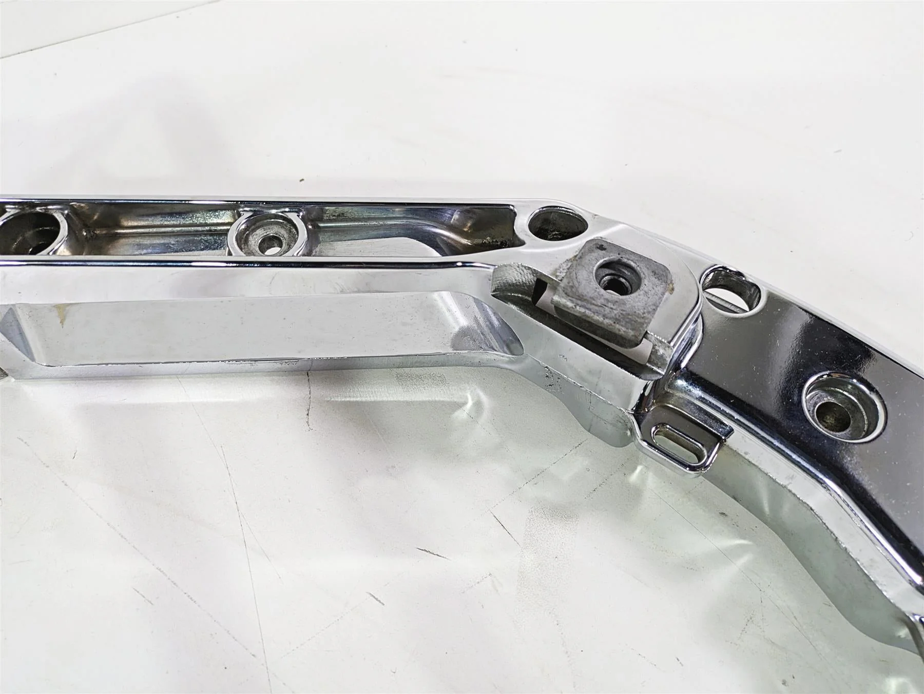 2017 Harley Touring FLTRXS Road Glide L+R Chrome Saddlebag Holder Mount 90200499 - Image 8