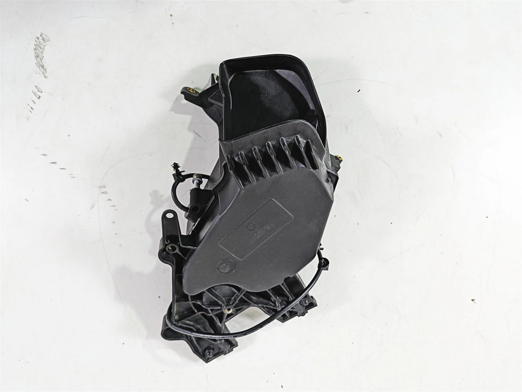 2017 Harley Touring FLTRXS Road Glide Media Storage Compartment Right 76000370A - Image 5