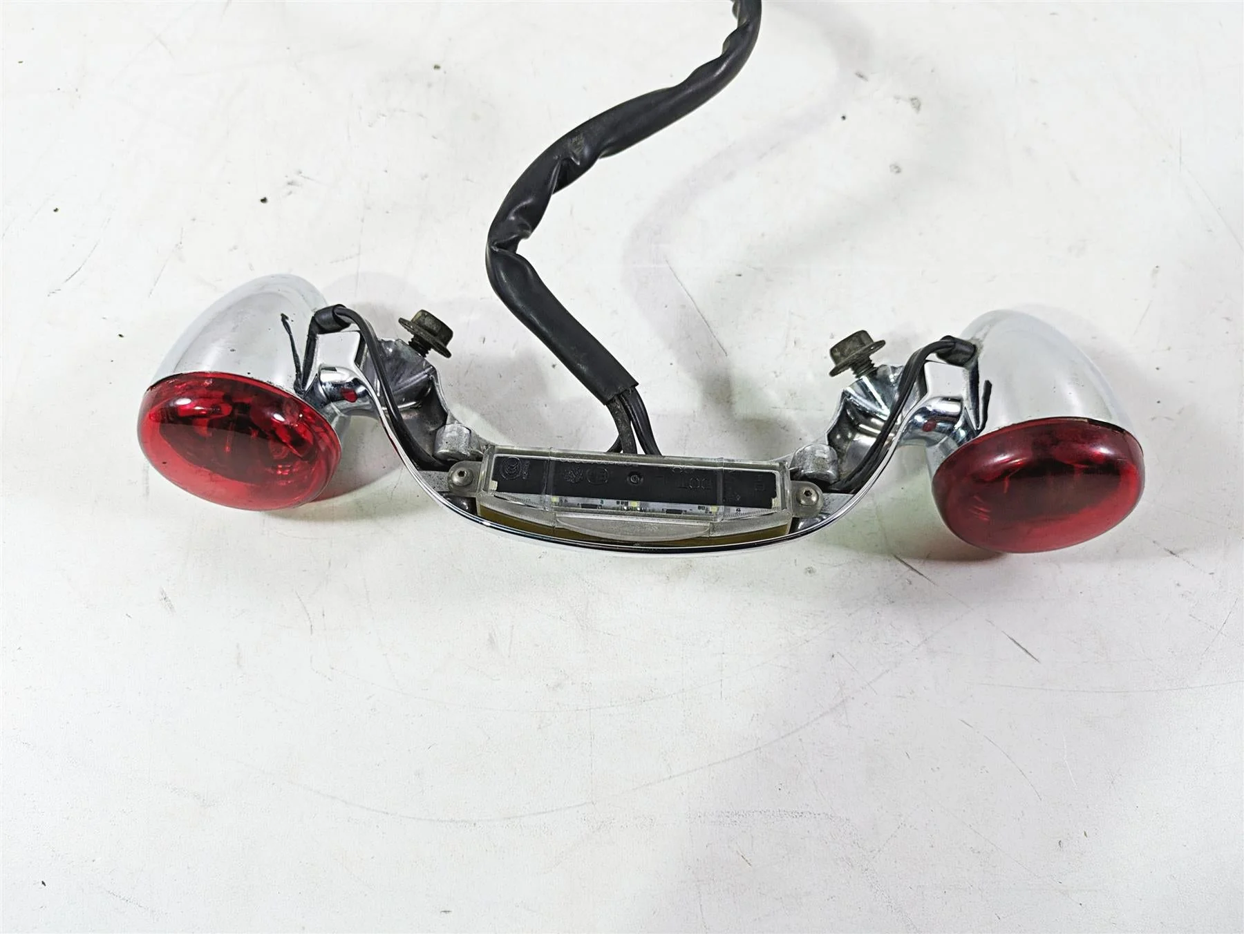2017 Harley Touring FLTRXS Road Glide Rear Blinker Bar Assembly 73309-10 - Image 10
