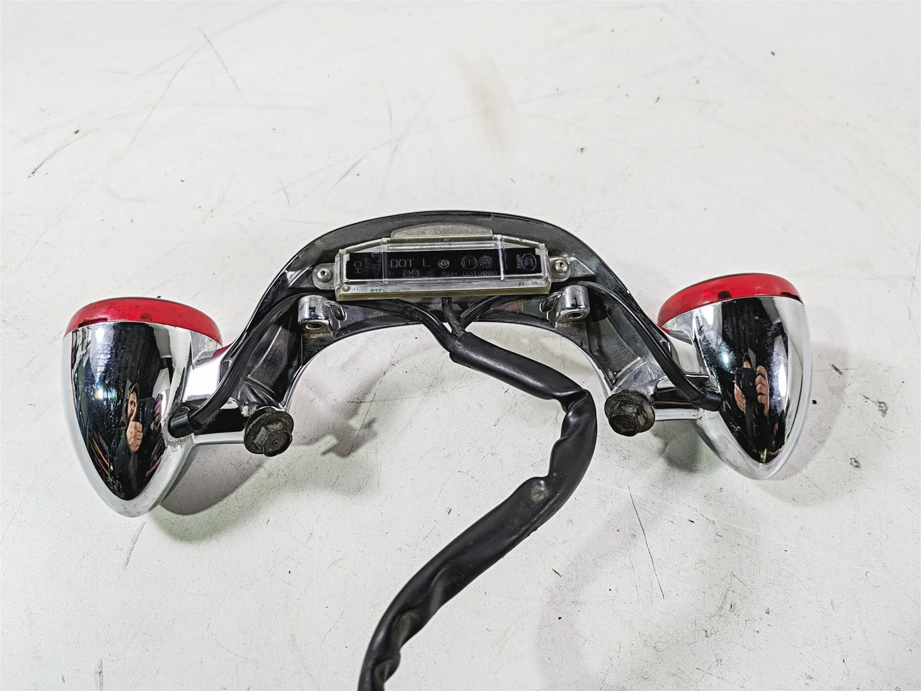 2017 Harley Touring FLTRXS Road Glide Rear Blinker Bar Assembly 73309-10 - Image 12