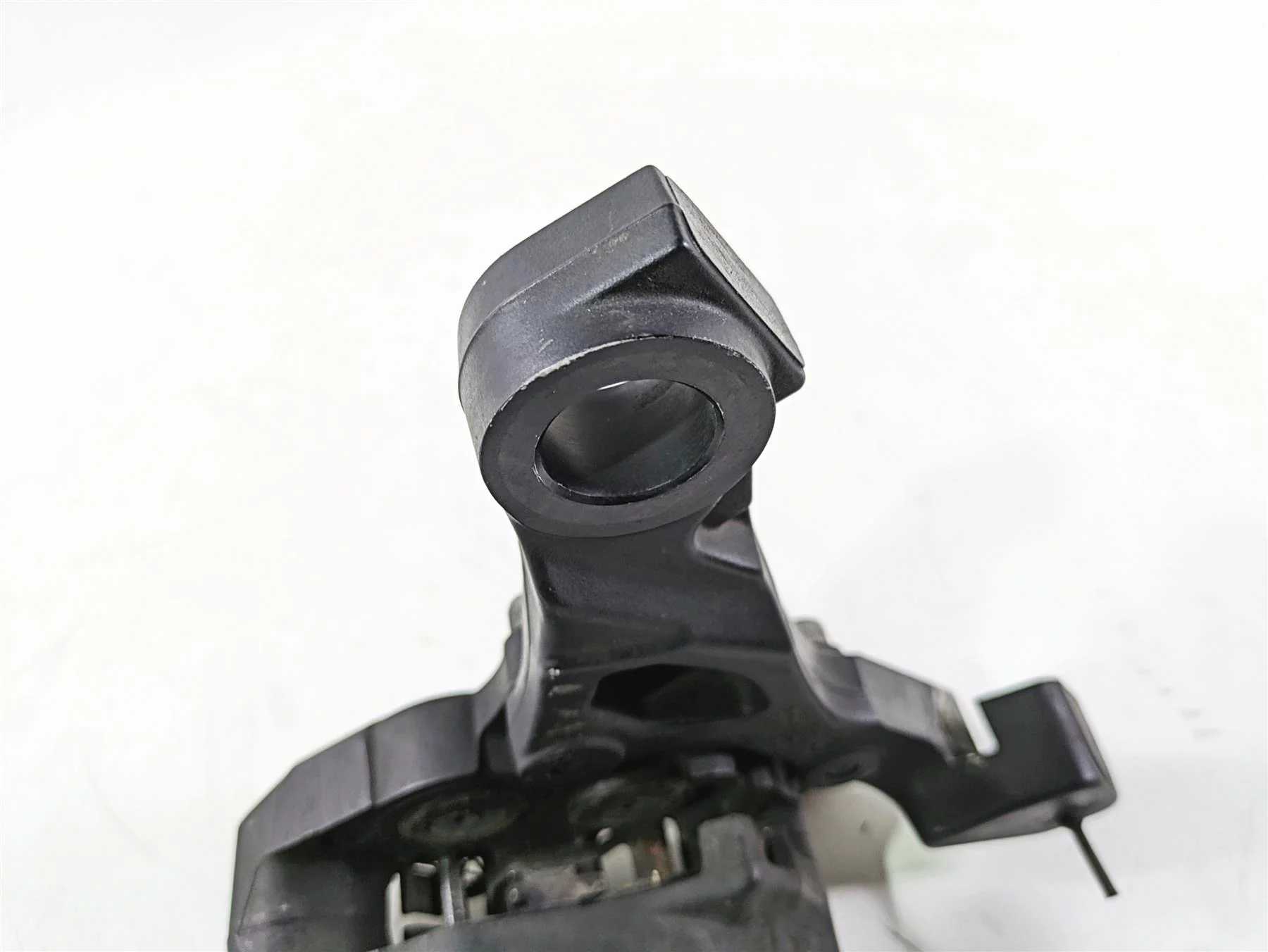 2017 Harley Touring FLTRXS Road Glide Rear Brake Caliper & Bracket 44080-08C - Image 11