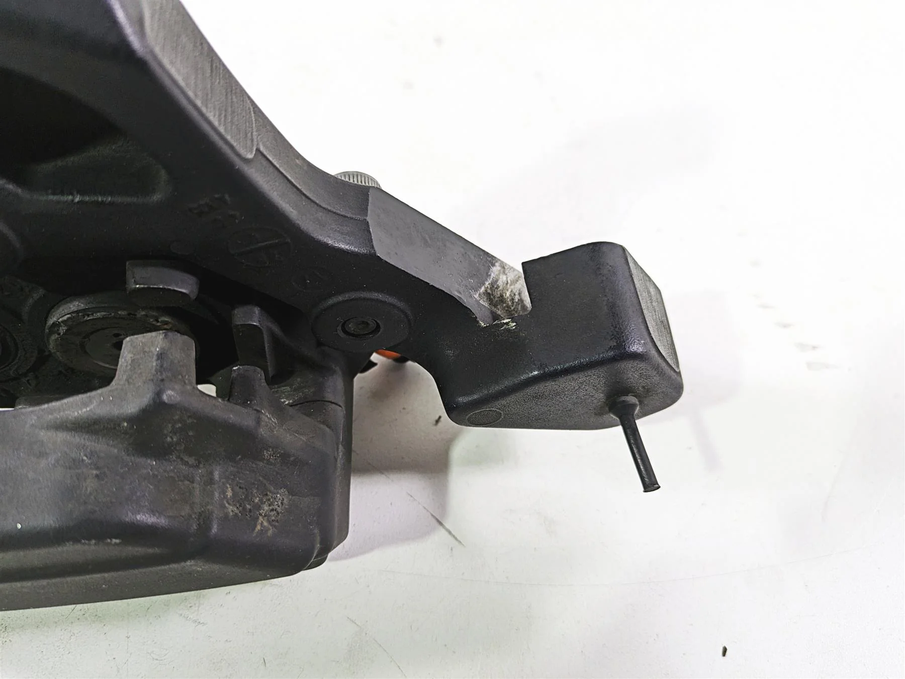 2017 Harley Touring FLTRXS Road Glide Rear Brake Caliper & Bracket 44080-08C - Image 12