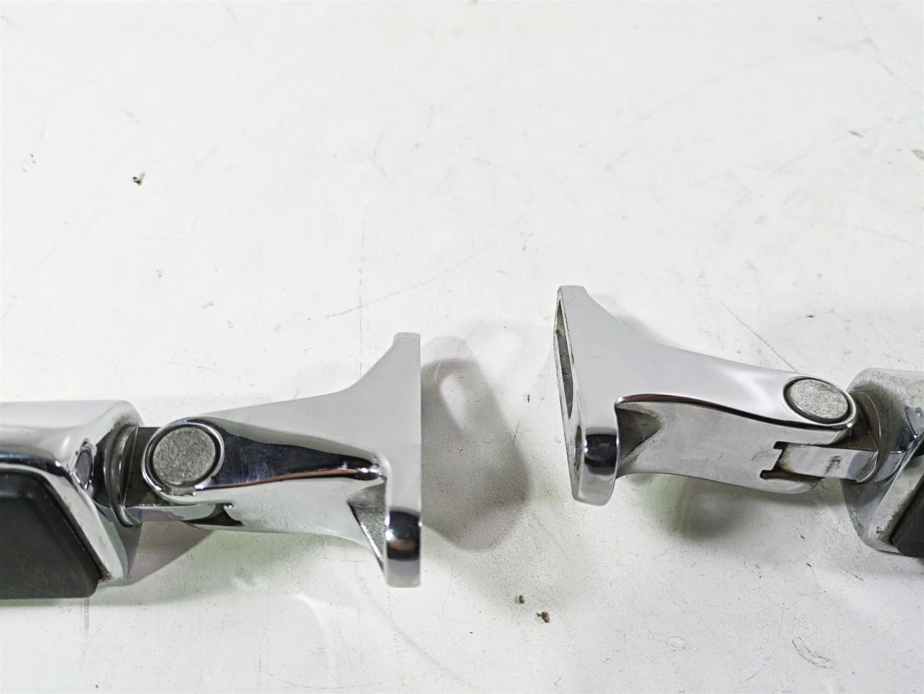 2017 Harley Touring FLTRXS Road Glide Rear Chrome Foot Peg Set 50500462A - Image 11