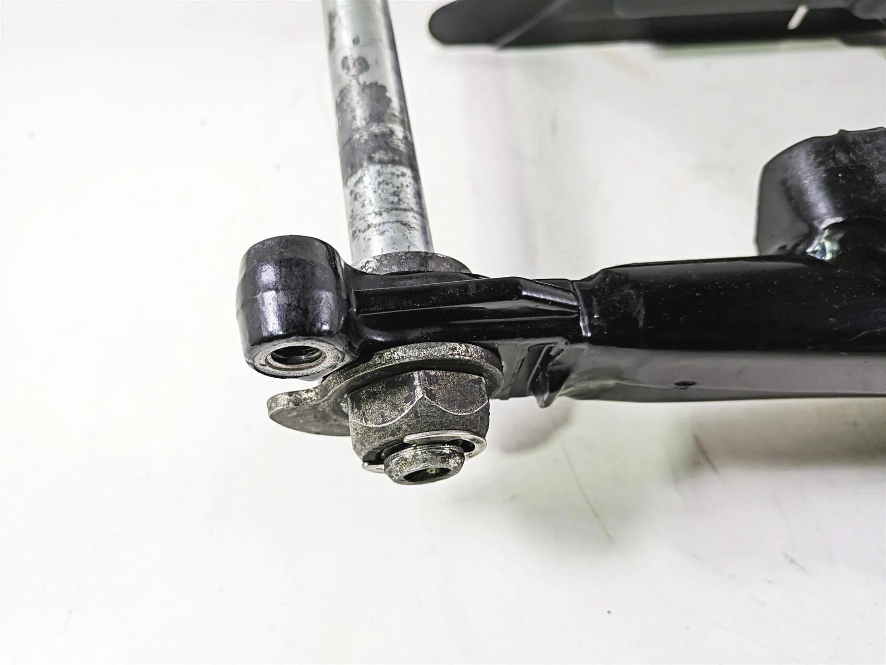 2017 Harley Touring FLTRXS Road Glide Rear Swingarm & 25mm Axle Set 47549-09A - Image 8