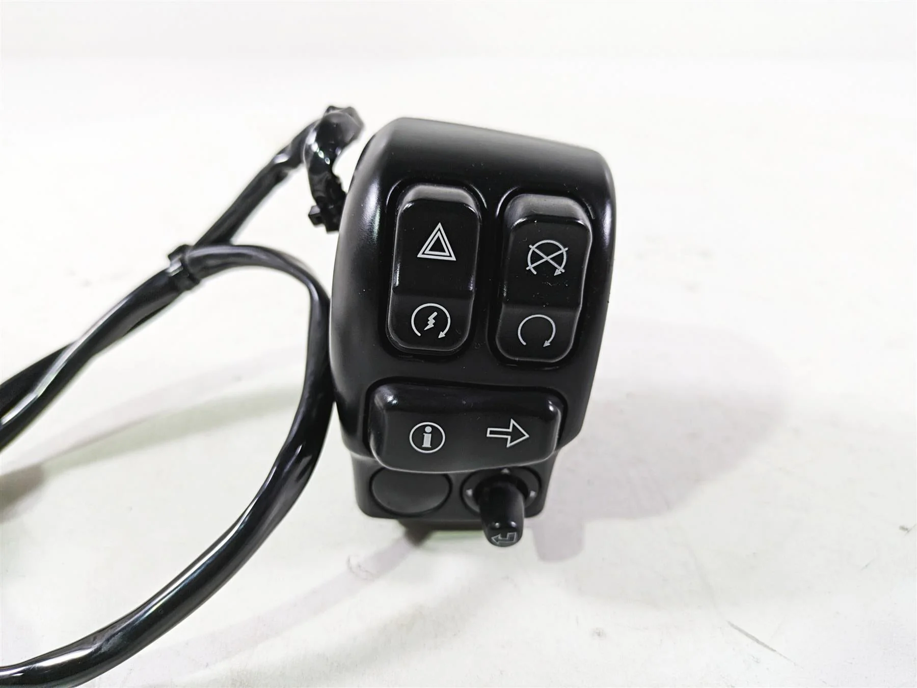2017 Harley Touring FLTRXS Road Glide Right Hand Control Switch 71500129C - Image 3