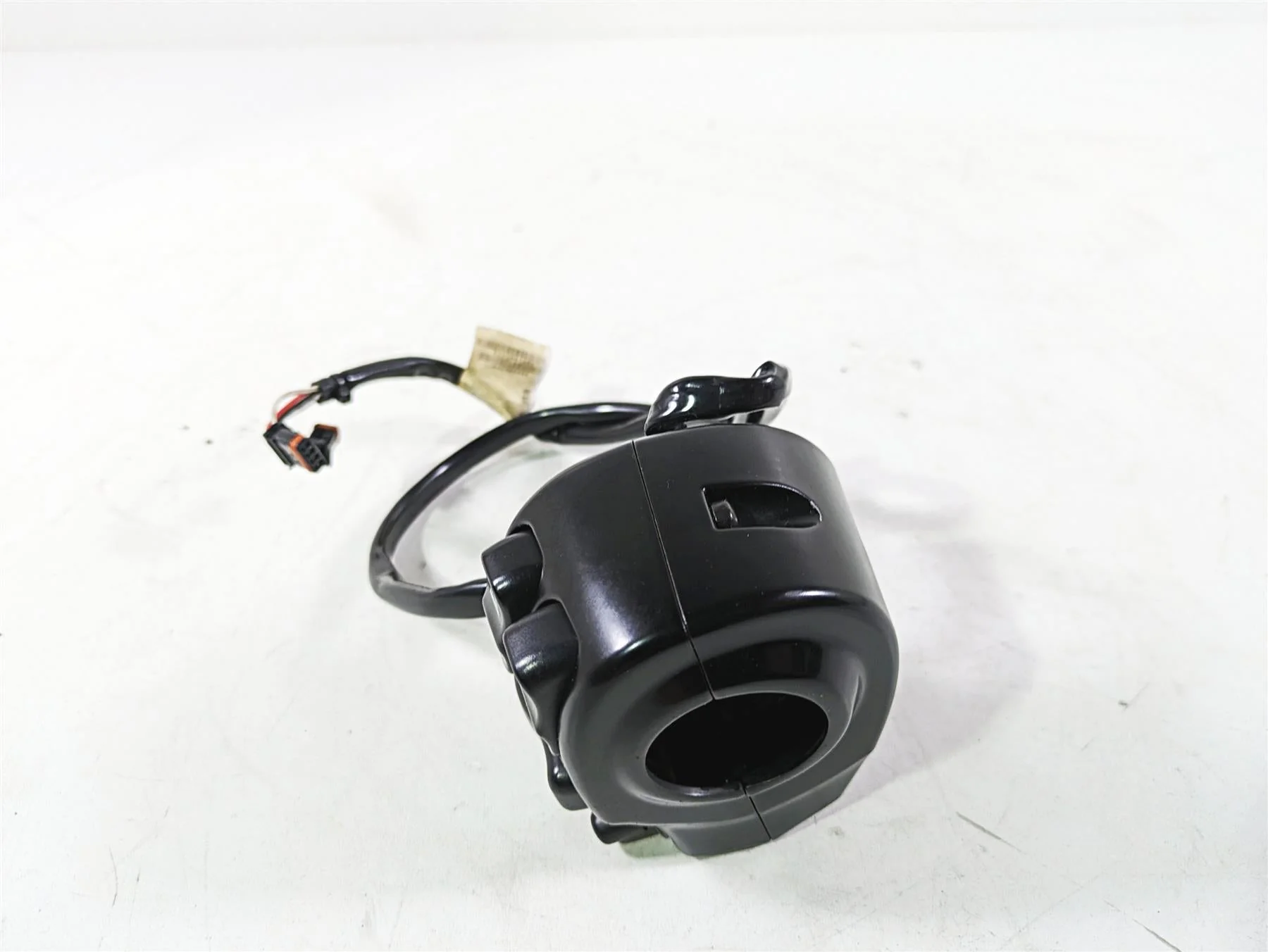 2017 Harley Touring FLTRXS Road Glide Right Hand Control Switch 71500129C - Image 4