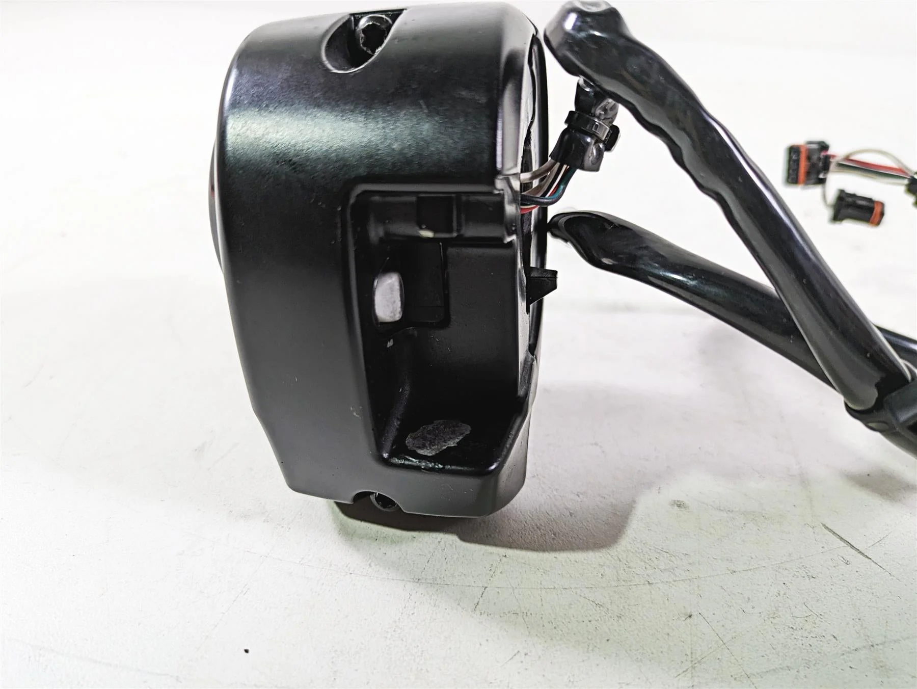 2017 Harley Touring FLTRXS Road Glide Right Hand Control Switch 71500129C - Image 6