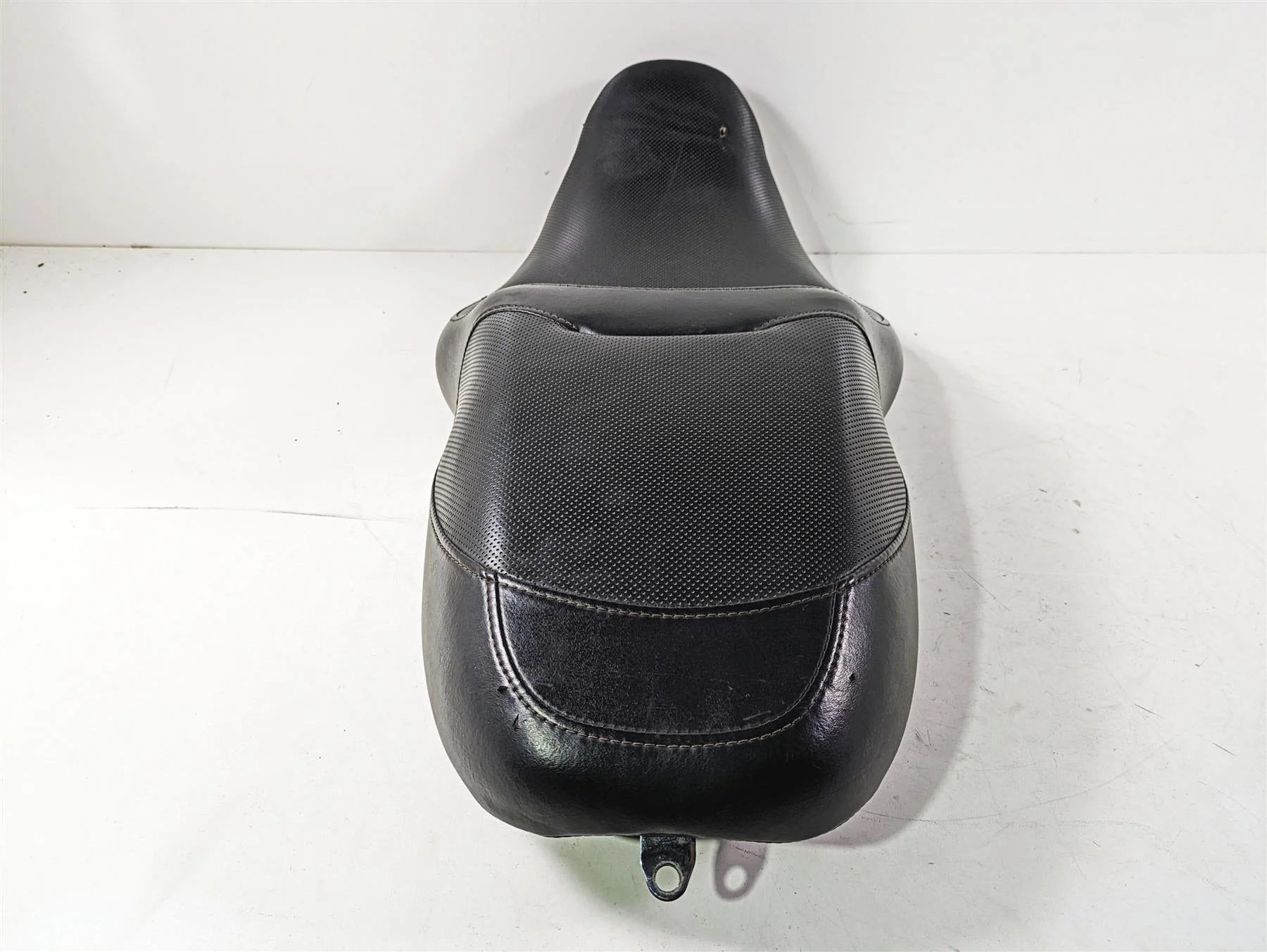2017 Harley Touring FLTRXS Road Glide Seat Saddle 52000142 - Image 2