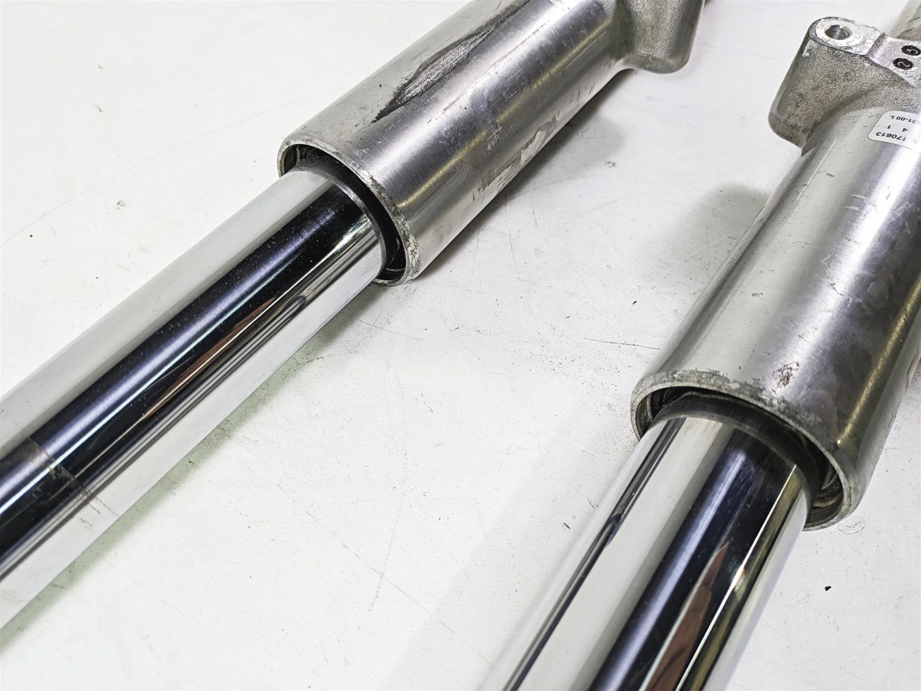 2017 Harley Touring FLTRXS Road Glide Straight Front Fork 49mm 45400102 45400103 - Image 2