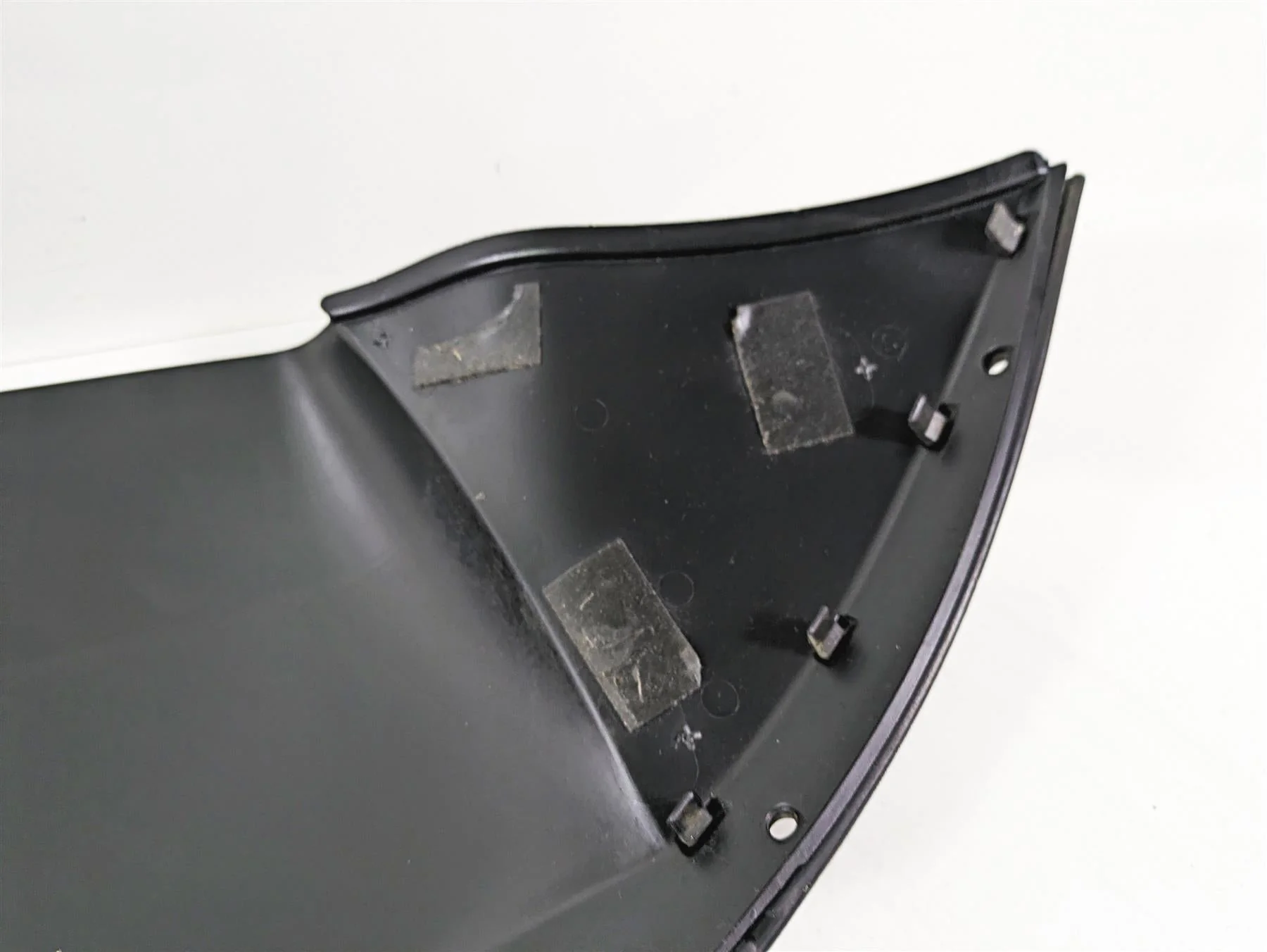 2017 Harley Touring FLTRXS Road Glide Windshield & Trim Air Duct -Read 29200042 - Image 6