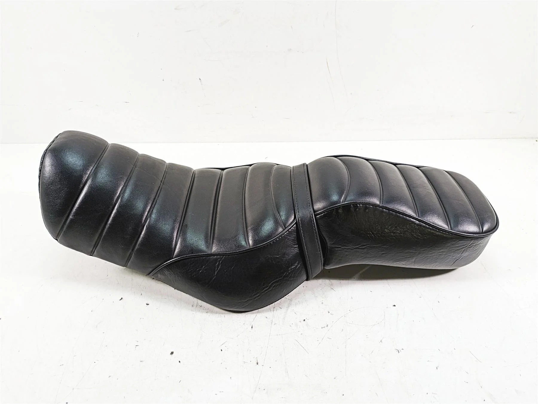 2017 Harley XL883 N Sportster Iron Driver Rider Duo Seat Saddle  52000195