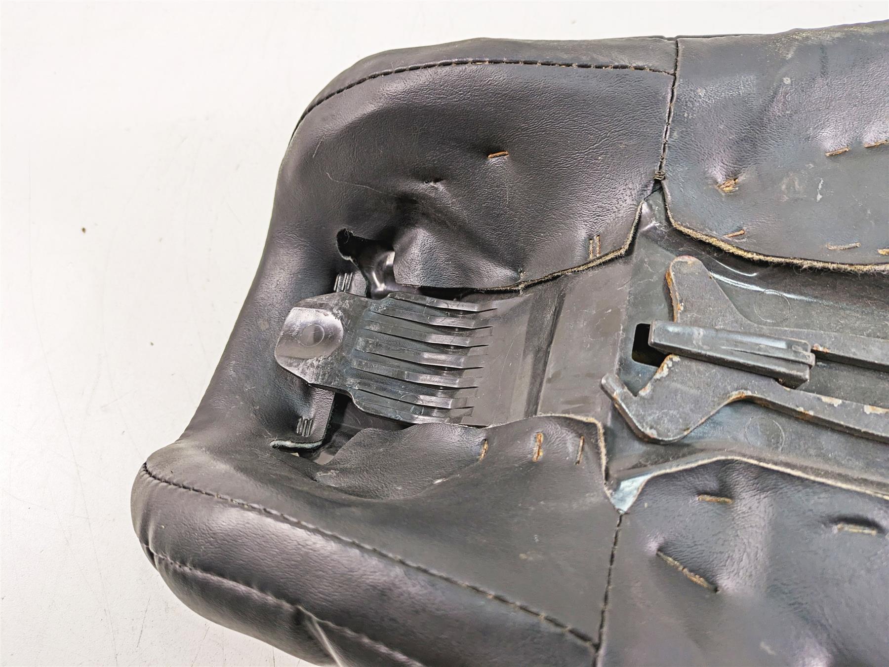 2017 Harley XL883 N Sportster Iron Driver Rider Duo Seat Saddle  52000195 - Image 12