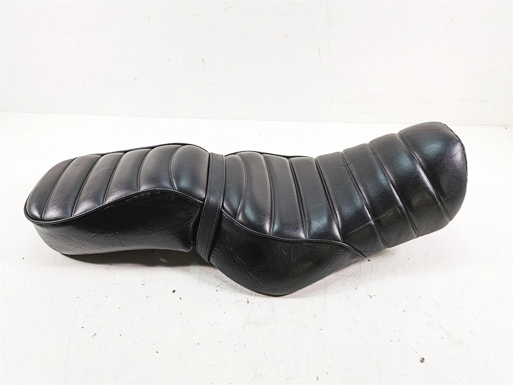 2017 Harley XL883 N Sportster Iron Driver Rider Duo Seat Saddle  52000195 - Image 3