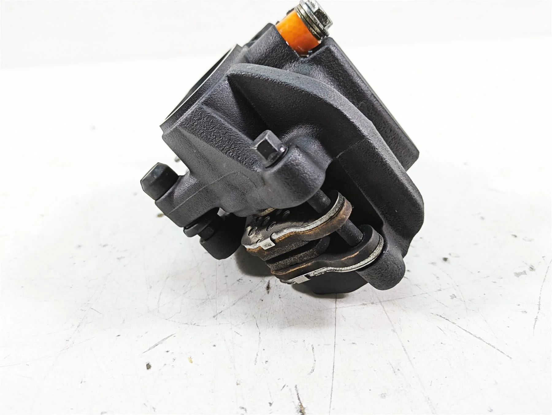 2017 Harley XL883 N Sportster Iron Front Brake Caliper 41300010 - Image 7