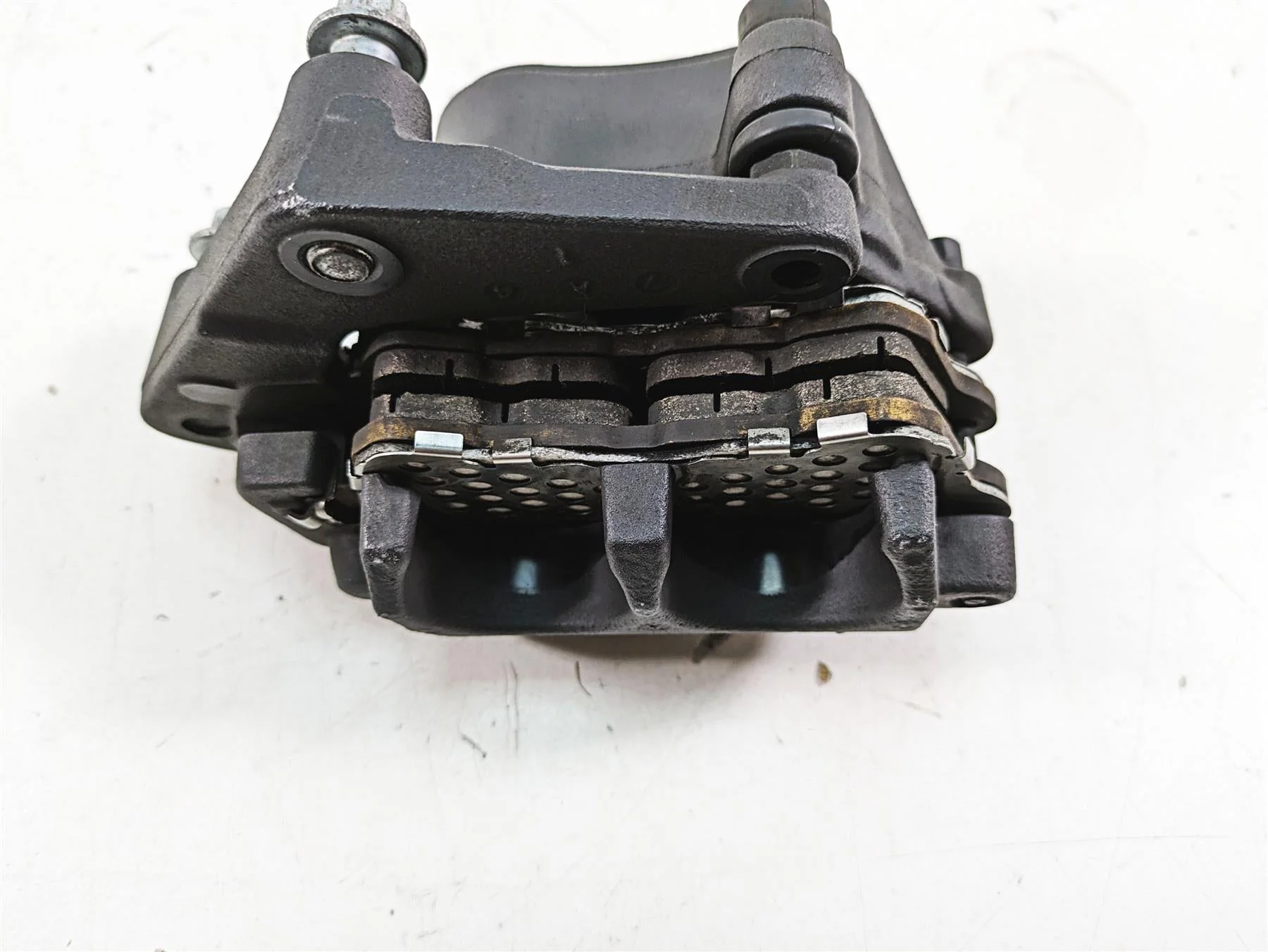 2017 Harley XL883 N Sportster Iron Front Brake Caliper 41300010 - Image 9