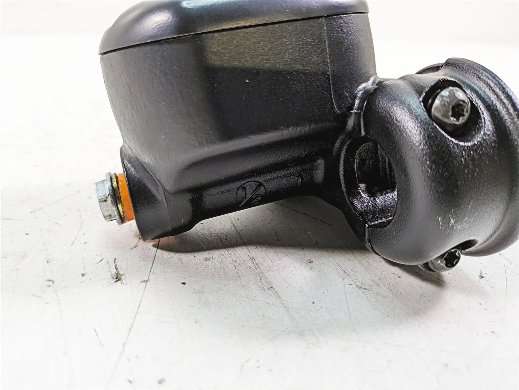2017 Harley XL883 N Sportster Iron Front Brake Master Cylinder 1/2" 41700099 - Image 9