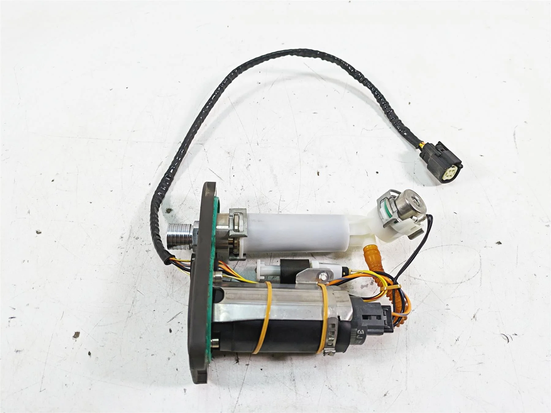 2017 Harley XL883 N Sportster Iron Fuel Gas Petrol Pump - Tested 75268-07F - Image 3