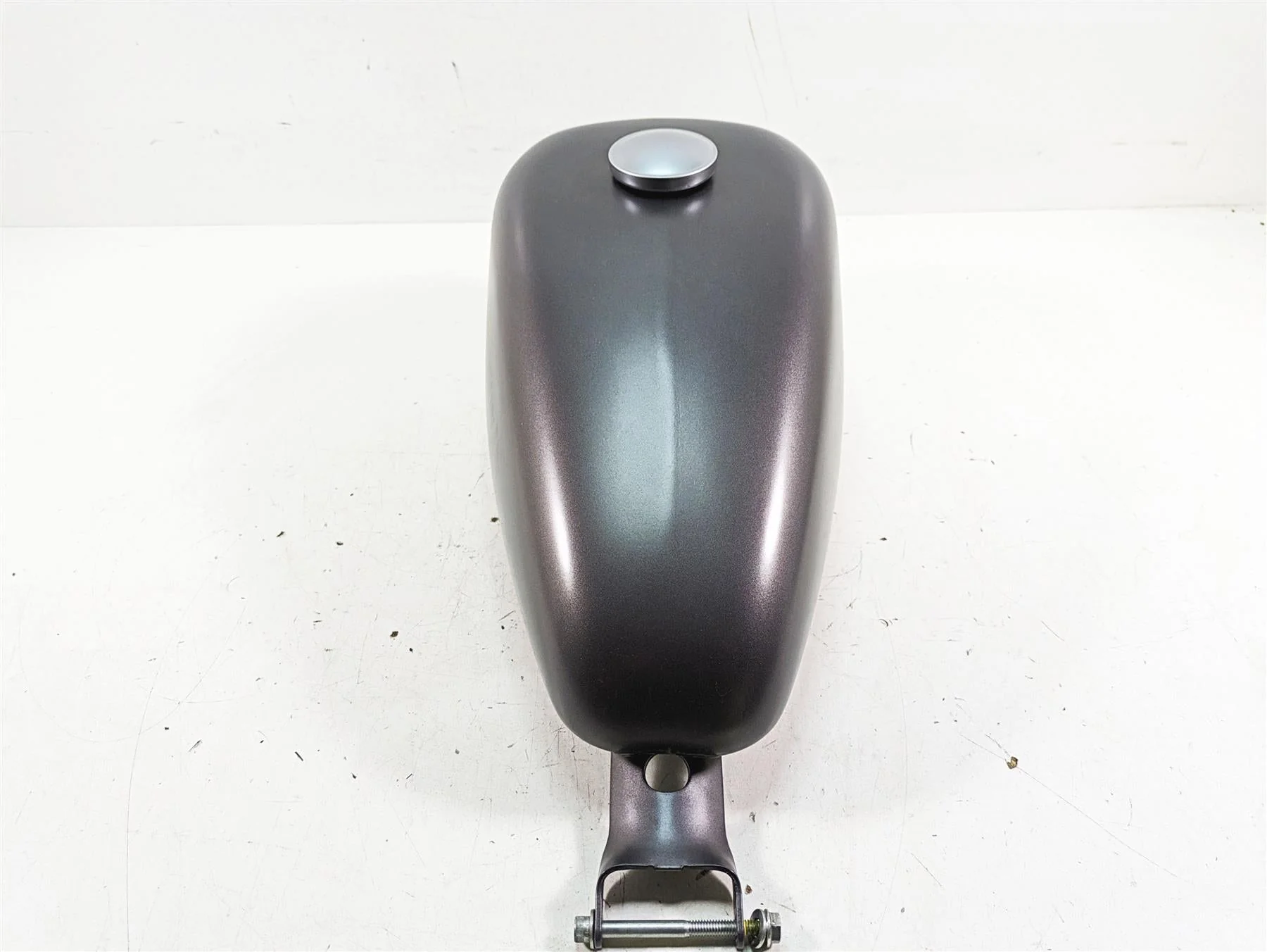 2017 Harley XL883 N Sportster Iron Fuel Gas Petrol Tank - Dent 61405-07 - Image 4