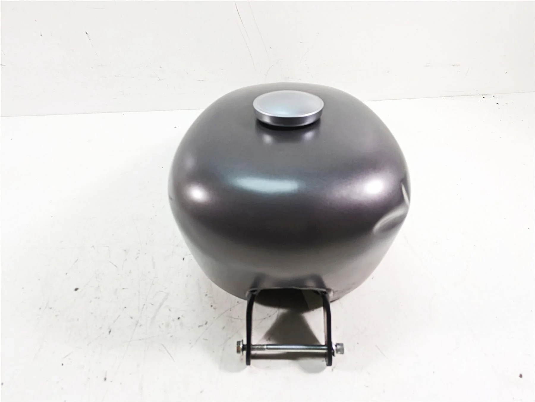2017 Harley XL883 N Sportster Iron Fuel Gas Petrol Tank - Dent 61405-07 - Image 6