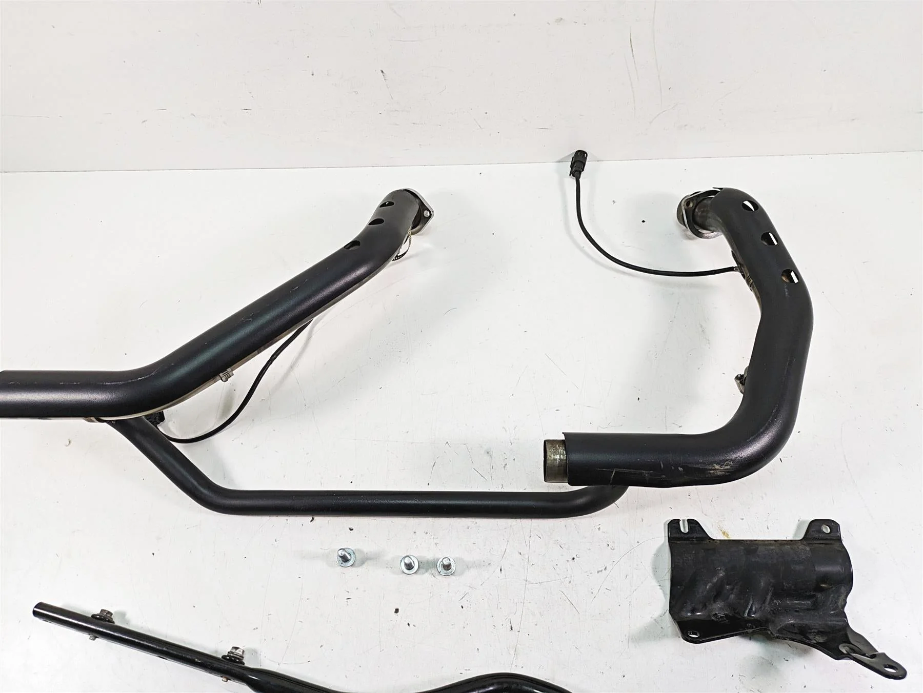 2017 Harley XL883 N Sportster Iron Oem Exhaust Header Pipe Set 65600182 - Image 4