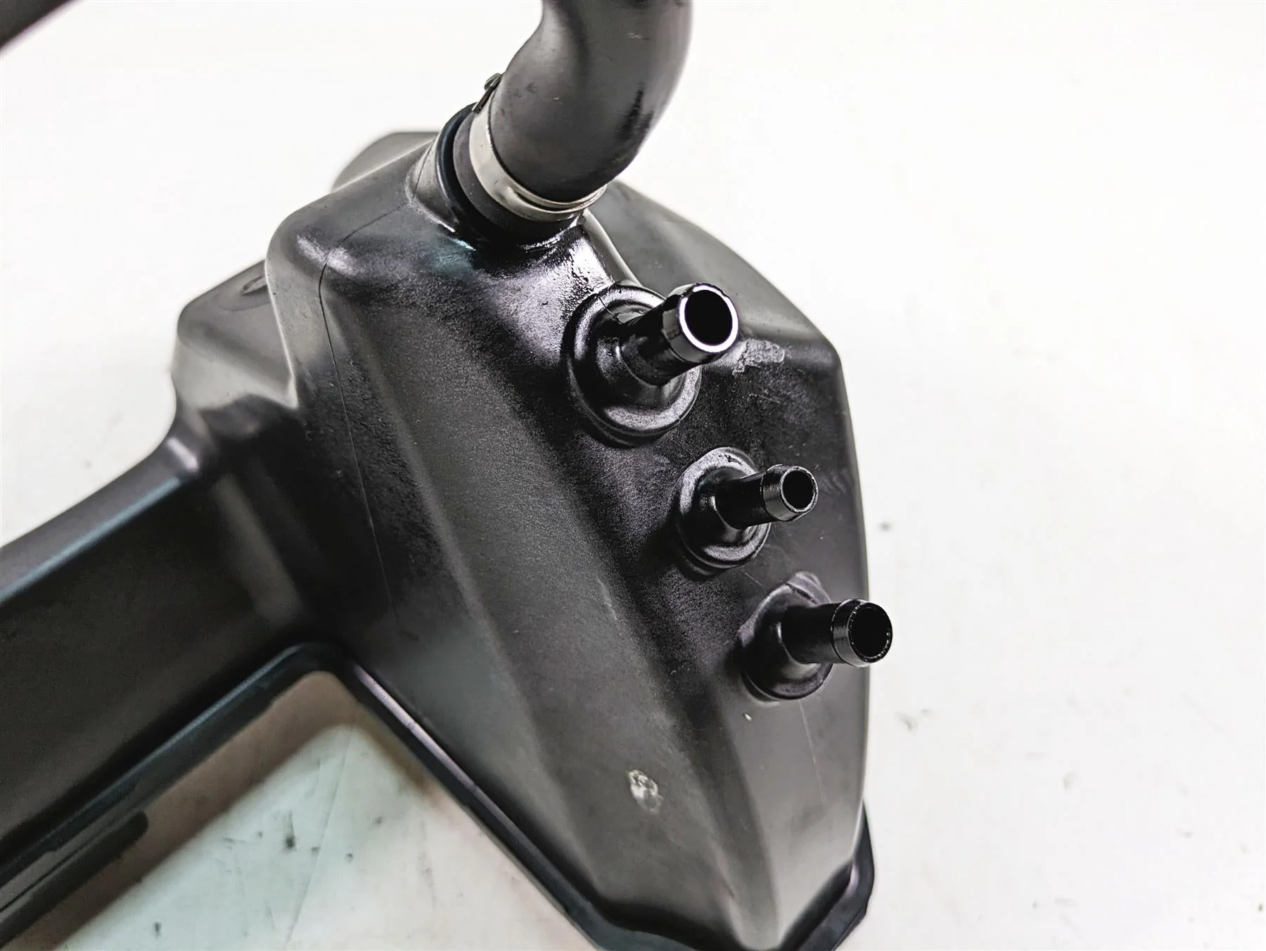 2017 Harley XL883 N Sportster Iron Oil Tank Reservoir & Dip Stick 62500017 - Image 11
