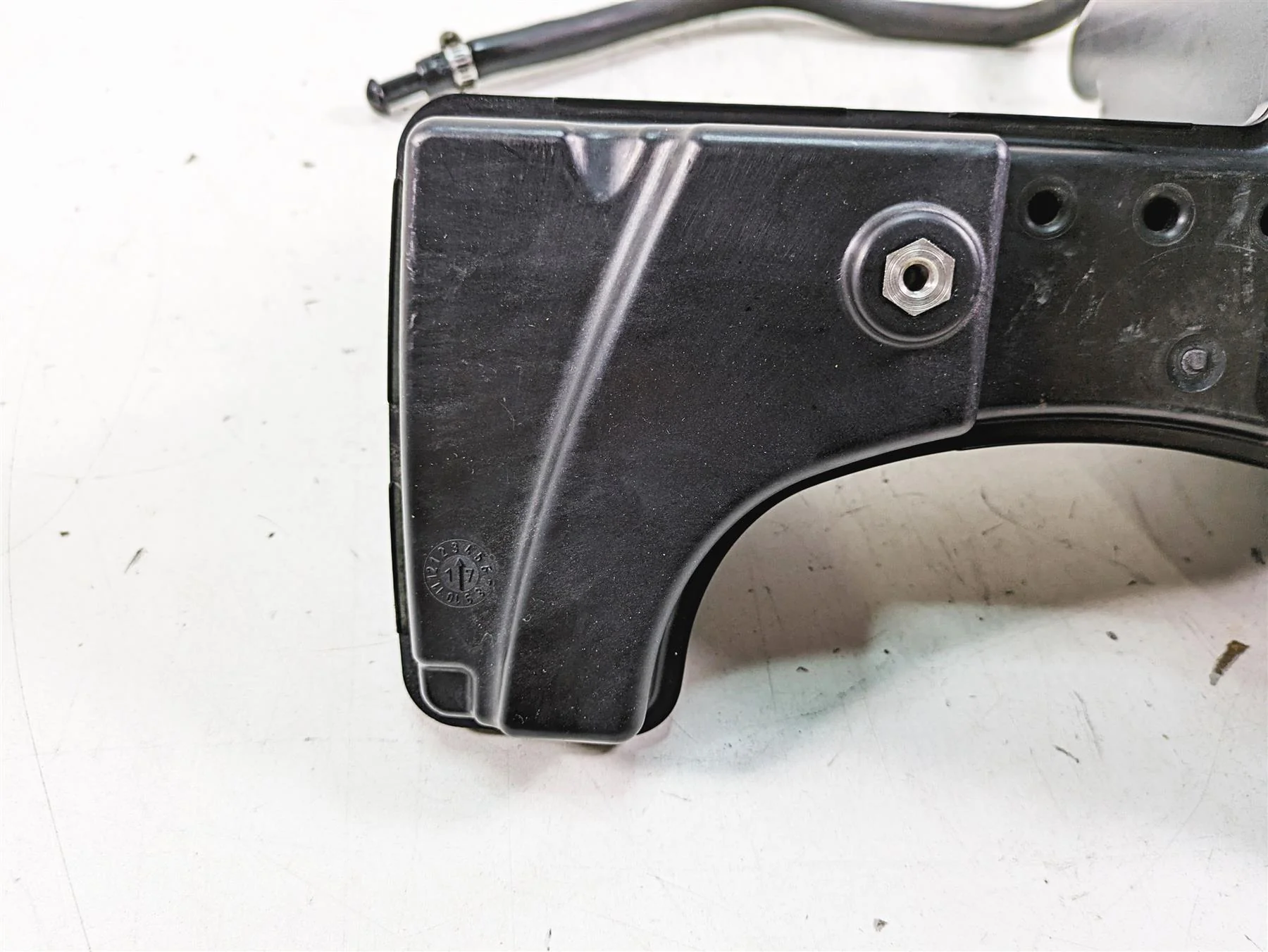 2017 Harley XL883 N Sportster Iron Oil Tank Reservoir & Dip Stick 62500017 - Image 7