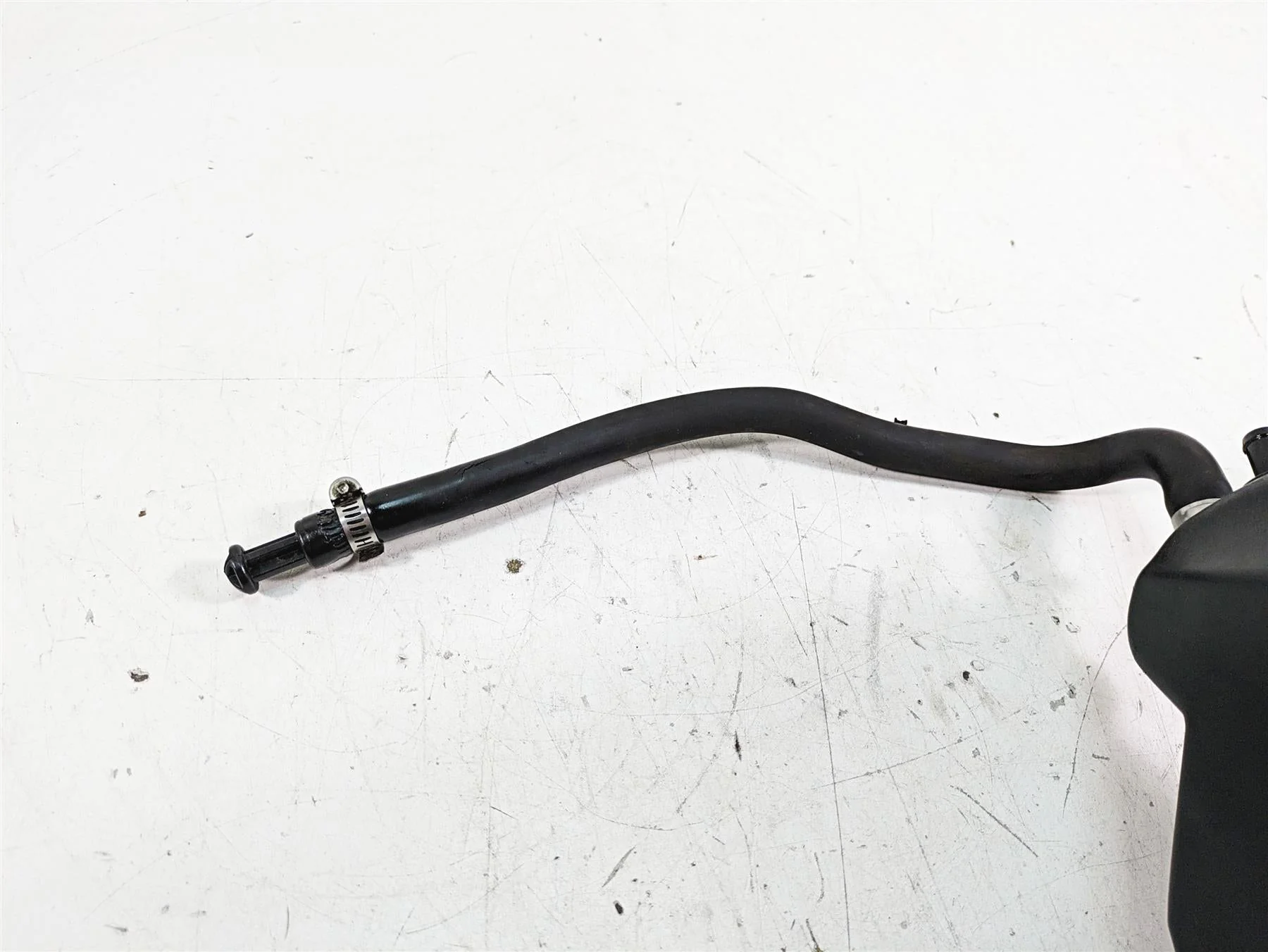 2017 Harley XL883 N Sportster Iron Oil Tank Reservoir & Dip Stick 62500017 - Image 9