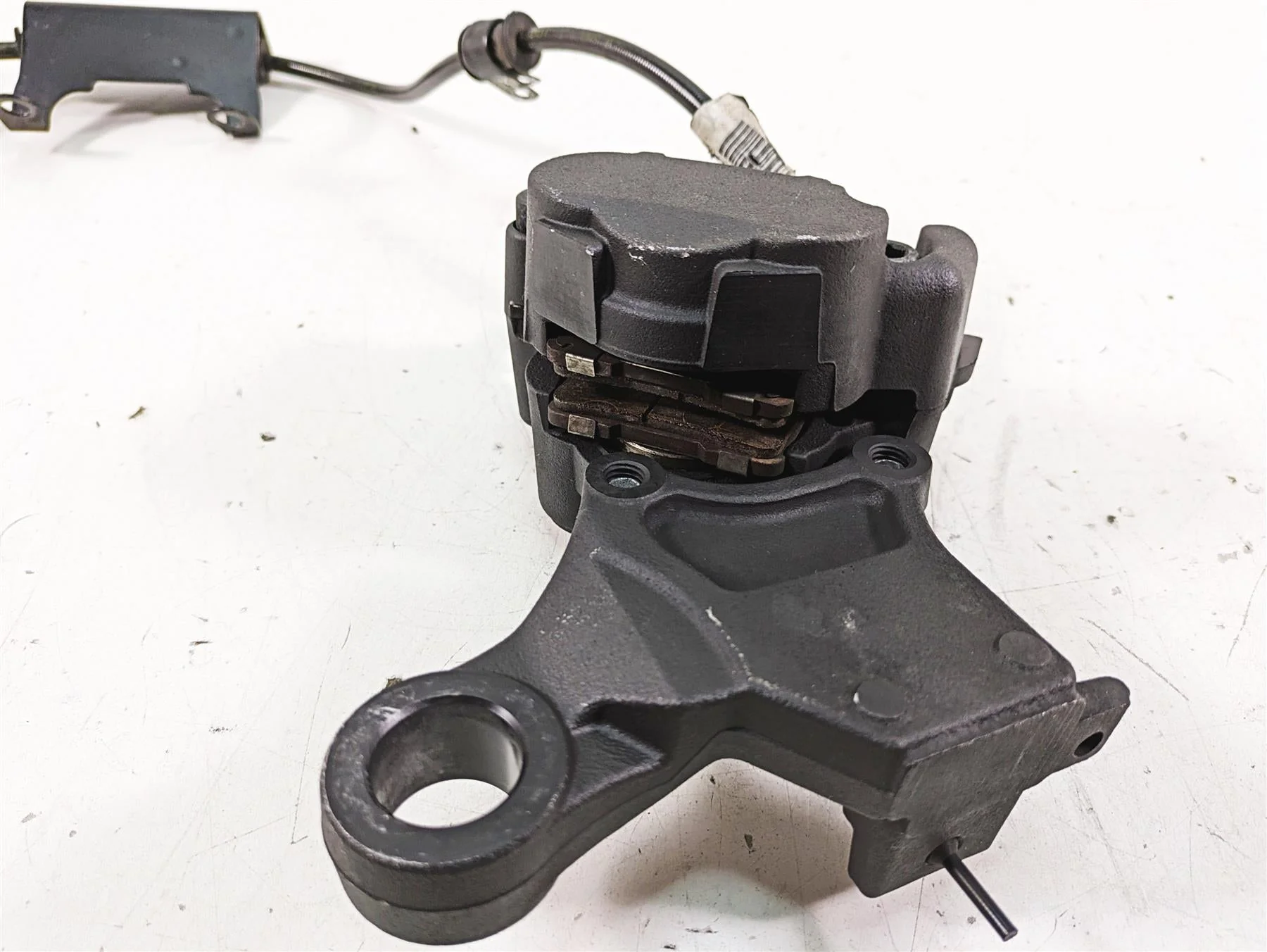 2017 Harley XL883 N Sportster Iron Rear Brake Caliper + Bracket 41300039 - Image 11