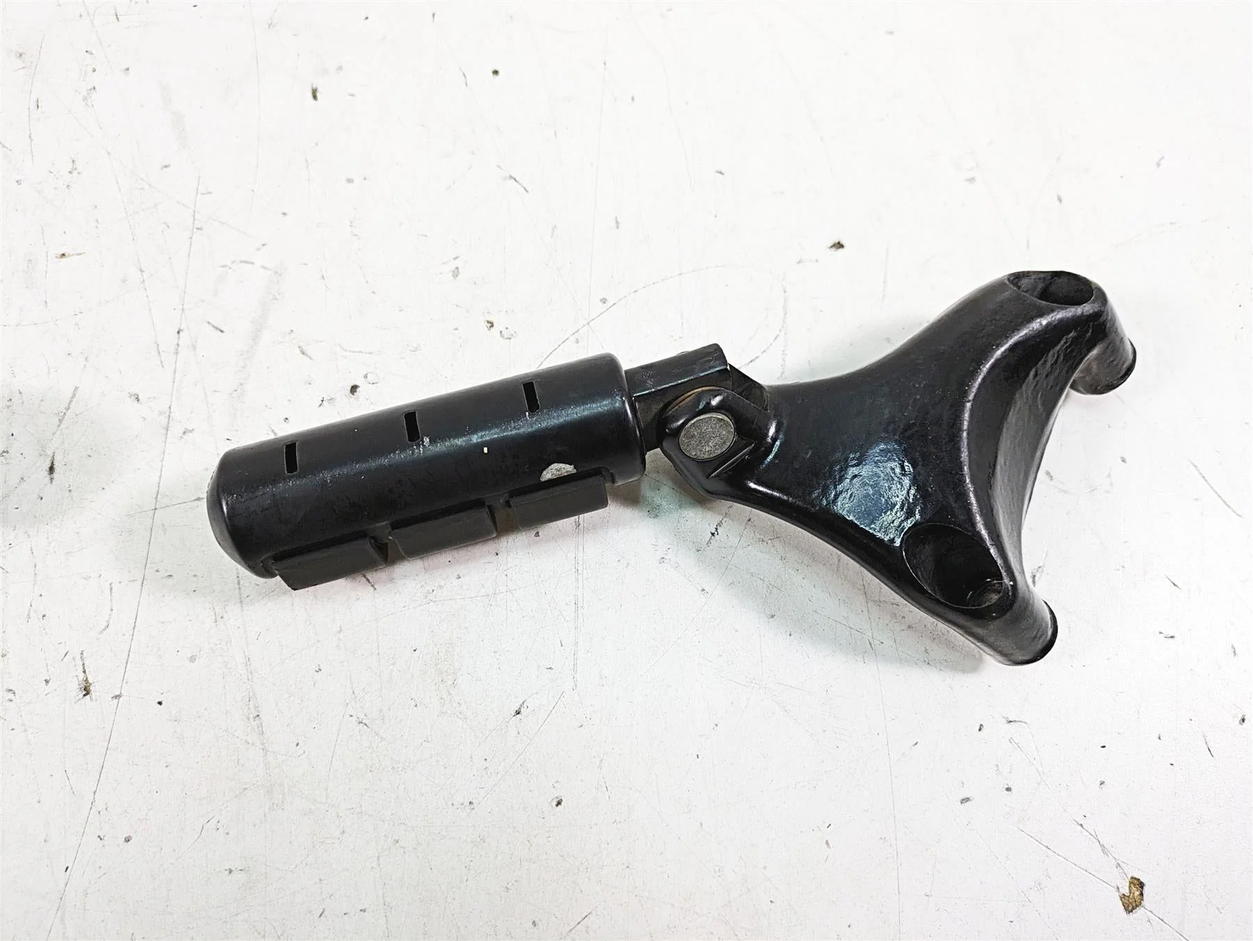 2017 Harley XL883 N Sportster Iron Rear Passenger Footpeg Rest Set 49315-04 - Image 8