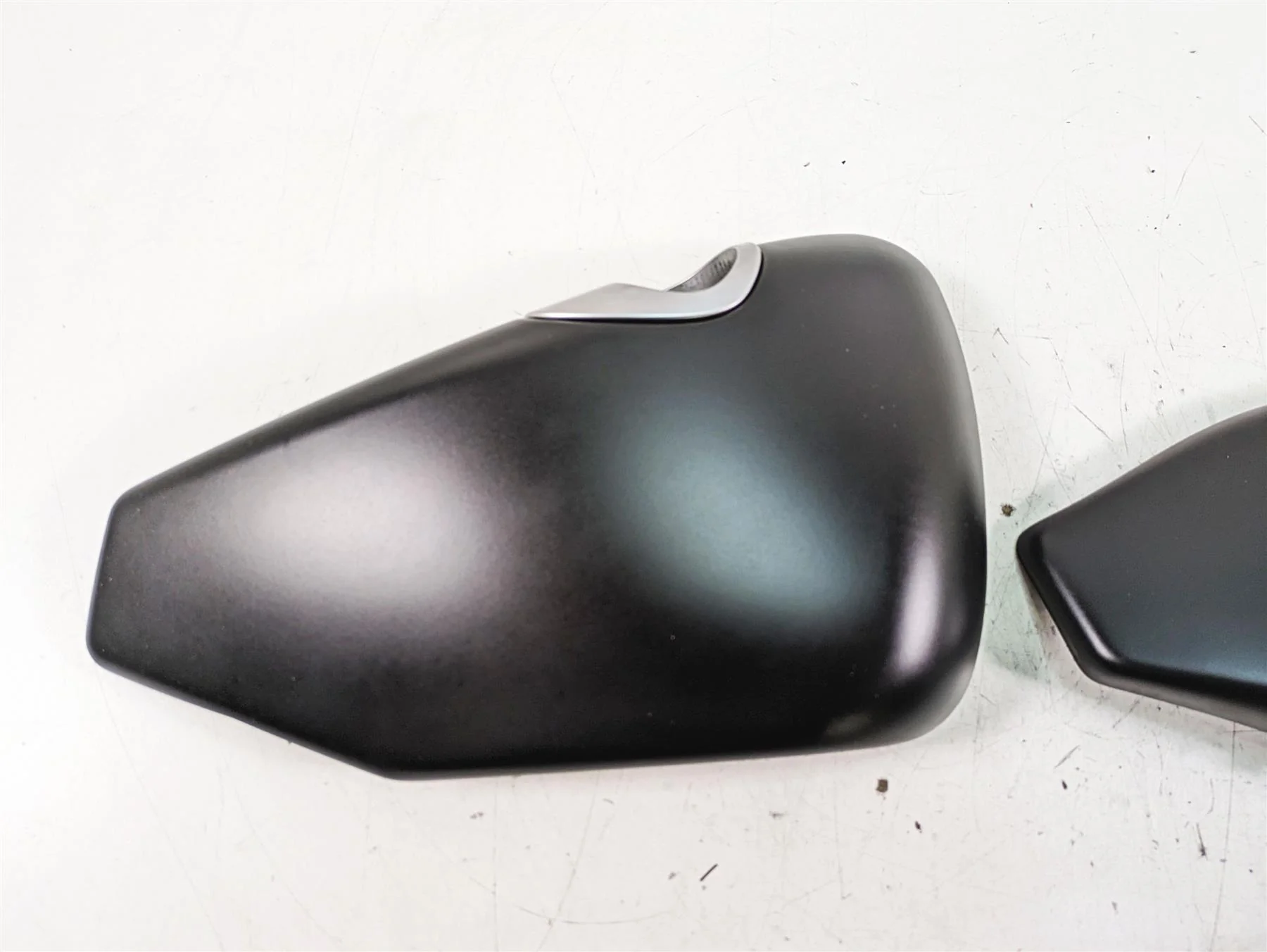 2017 Harley XL883 N Sportster Iron Side Cover Fairing Set 57200091DH 57200092DH - Image 3