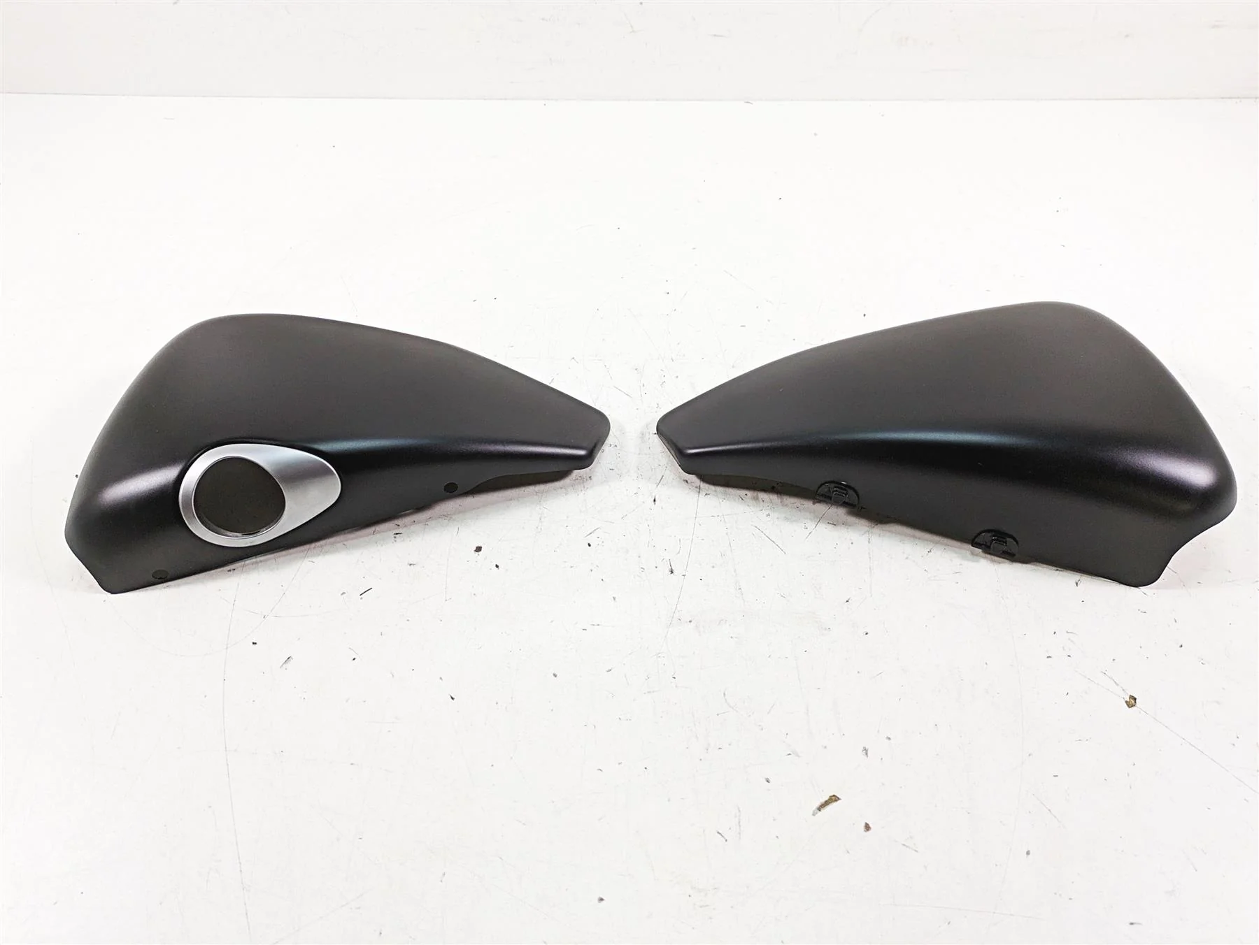 2017 Harley XL883 N Sportster Iron Side Cover Fairing Set 57200091DH 57200092DH - Image 5