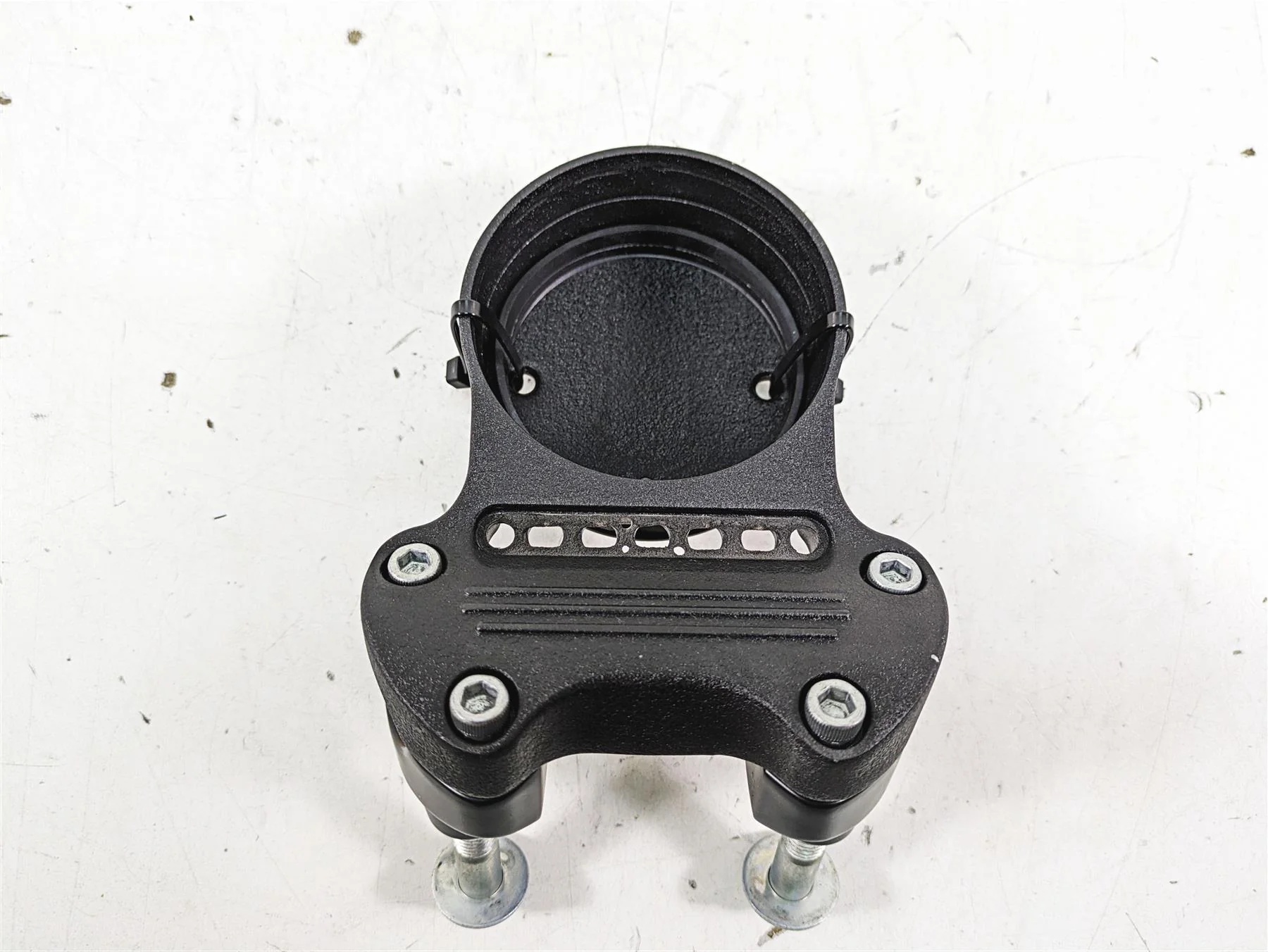 2017 Harley XL883 N Sportster Iron Speedometer Housing & Riser 55847-05A - Image 5