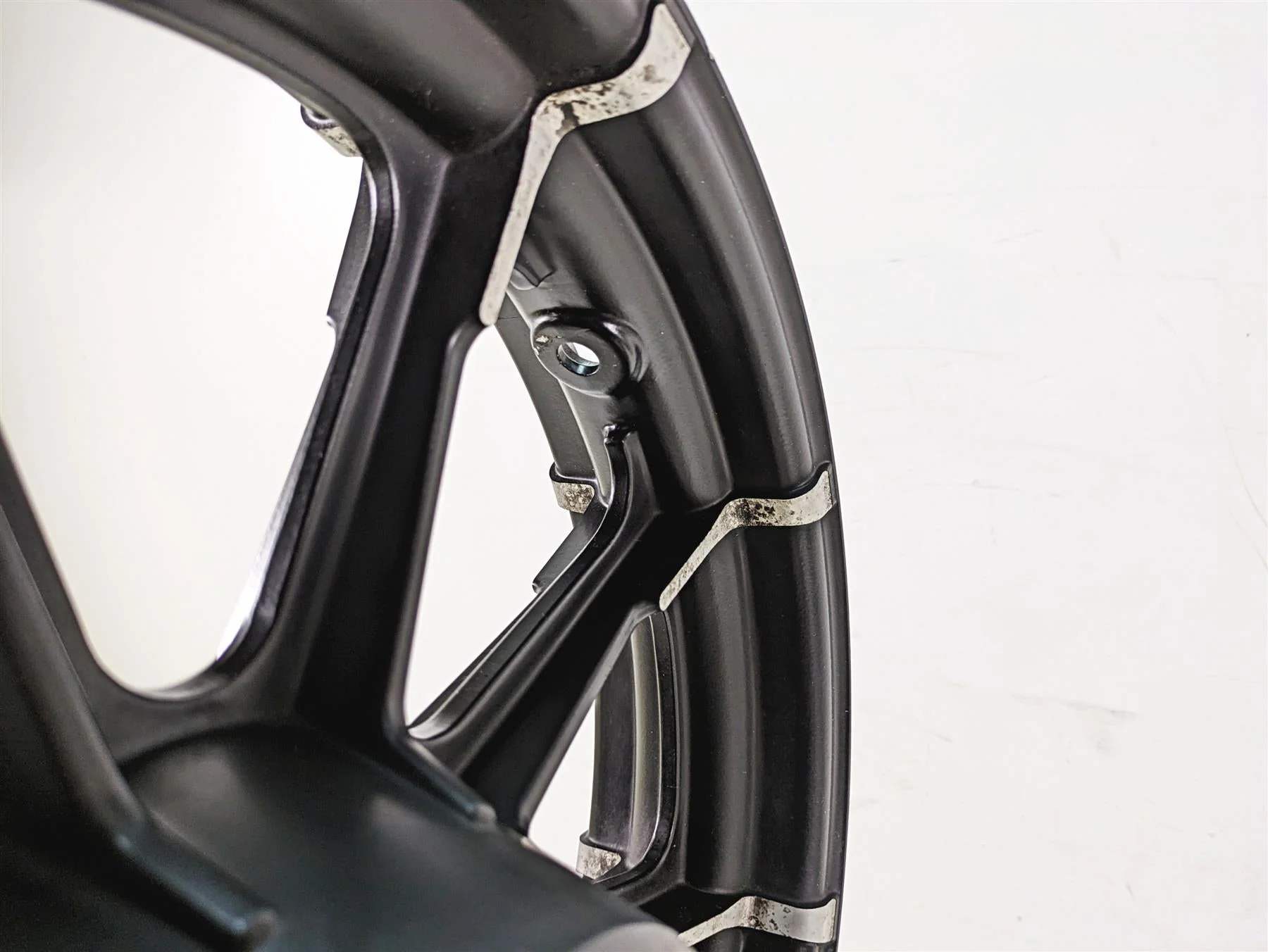 2017 Harley XL883 N Sportster Iron Straight 16x3 Rear Wheel Rim 40900402 - Image 11