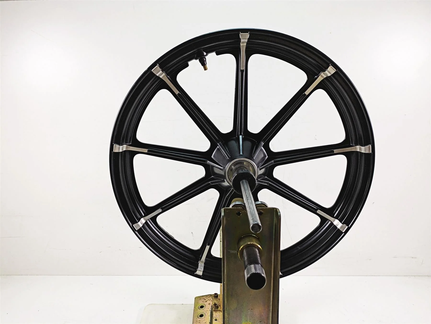 2017 Harley XL883 N Sportster Iron Straight 19x2.15 Front Wheel 9 Spoke 43300394