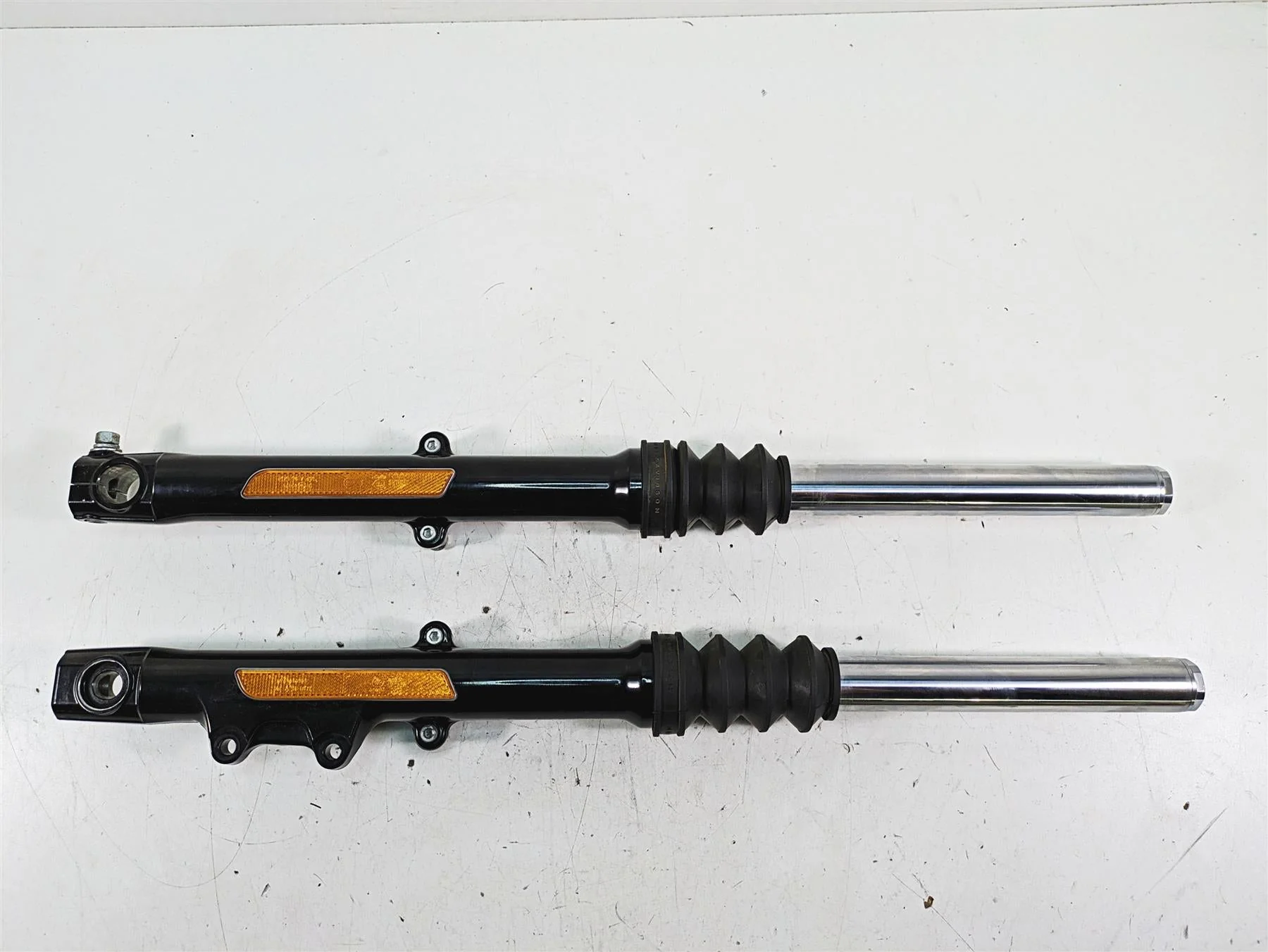 2017 Harley XL883 N Sportster Iron Straight Front Fork Legs 39Mm 45400087
