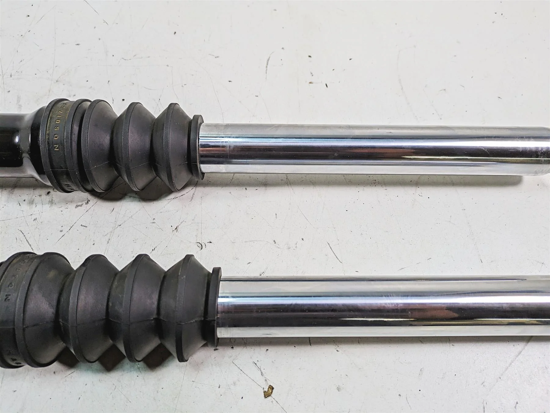 2017 Harley XL883 N Sportster Iron Straight Front Fork Legs 39Mm 45400087 - Image 10