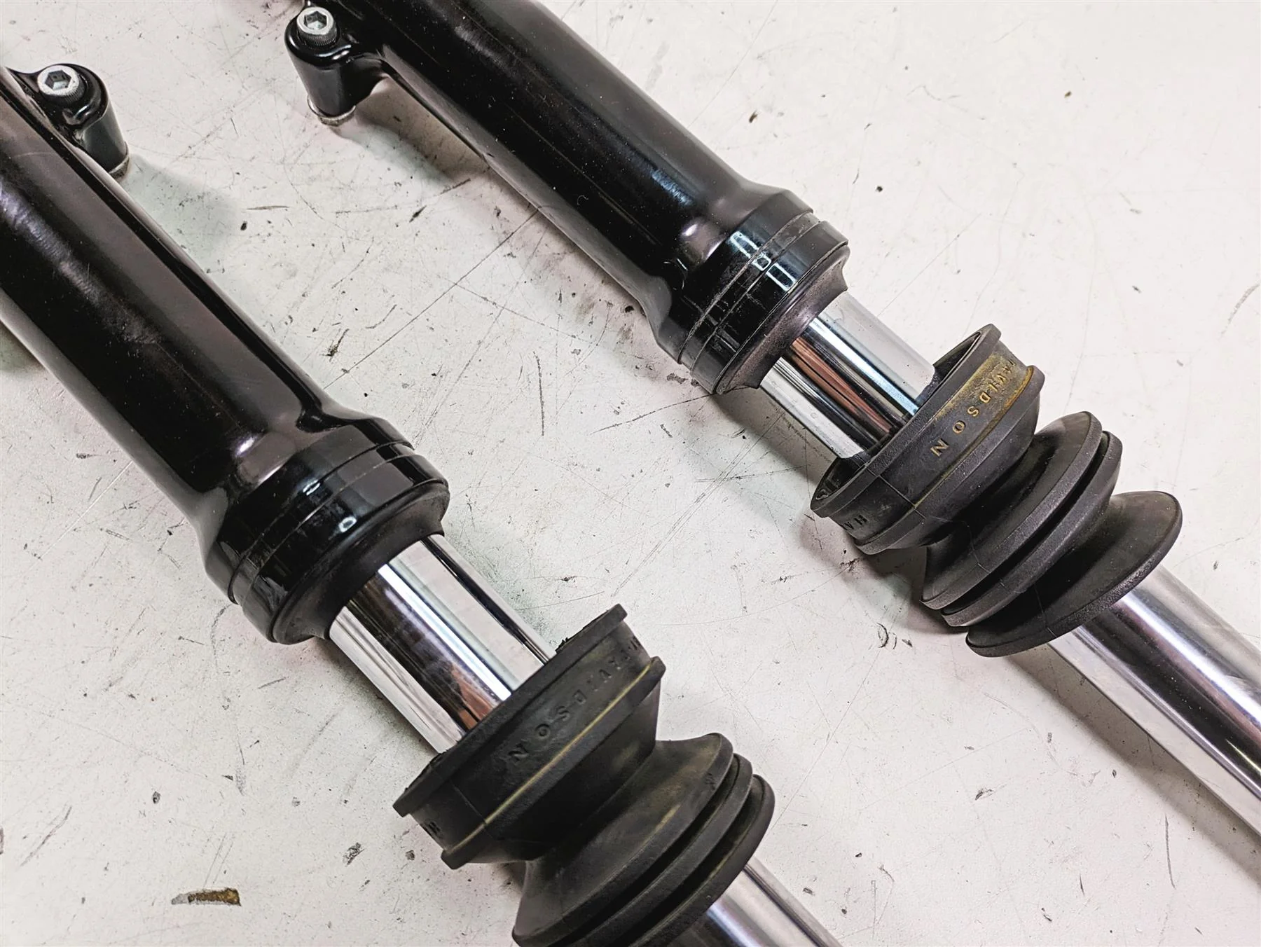 2017 Harley XL883 N Sportster Iron Straight Front Fork Legs 39Mm 45400087 - Image 12