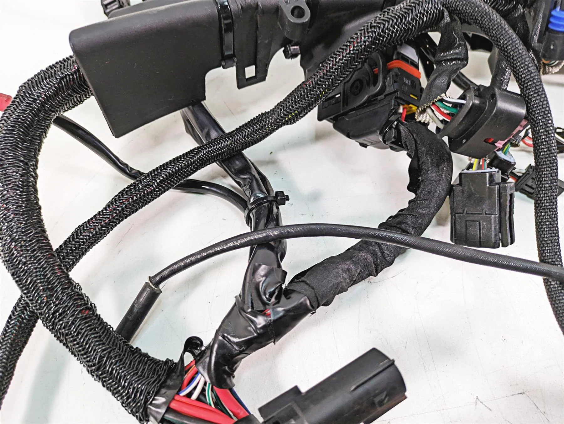 2017 Harley XL883 N Sportster Iron Wiring Harness Loom - No Abs & Key 69200072B - Image 3