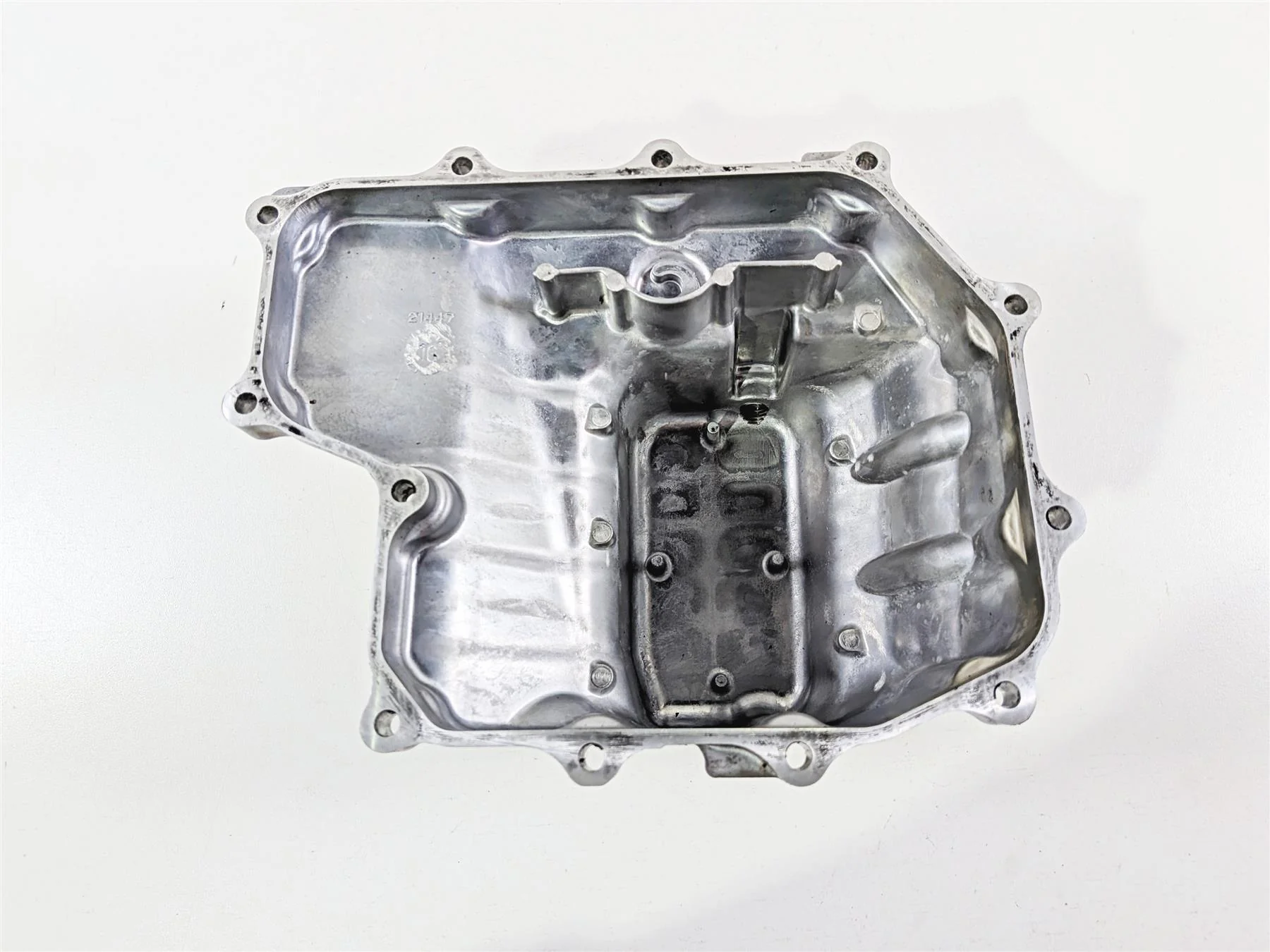 2017 Honda CBR600RR PC40 Oil Pan Lower Engine Case Cover 11210-MFJ-D01 - Image 8
