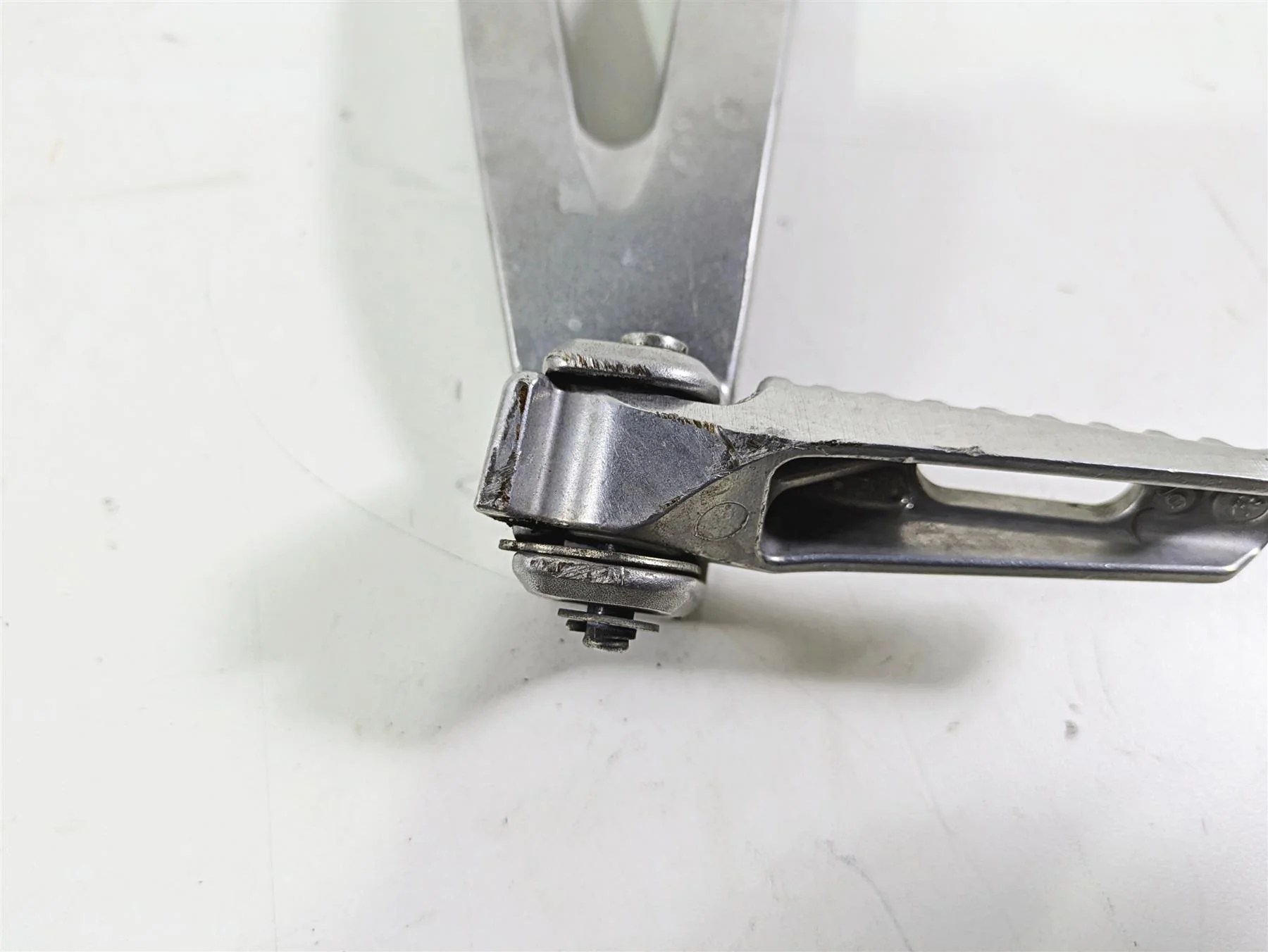2017 Honda CBR600RR Rear Passenger Footpeg Set 50750-MFJ-D00 50760-MFJ-D00 - Image 9
