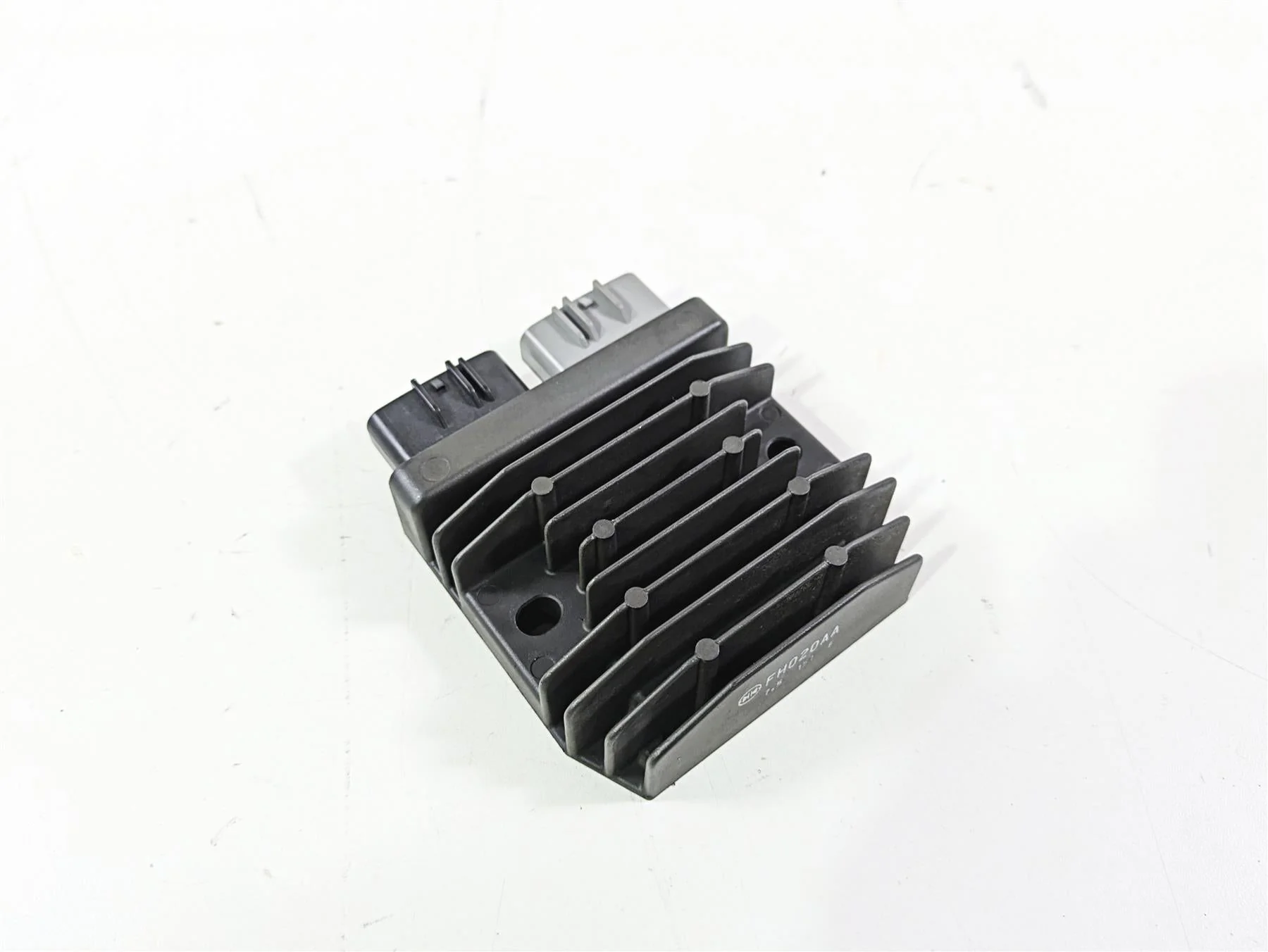 2017 Honda CBR600RR Voltage Regulator Rectifier FH020AA - Image 10
