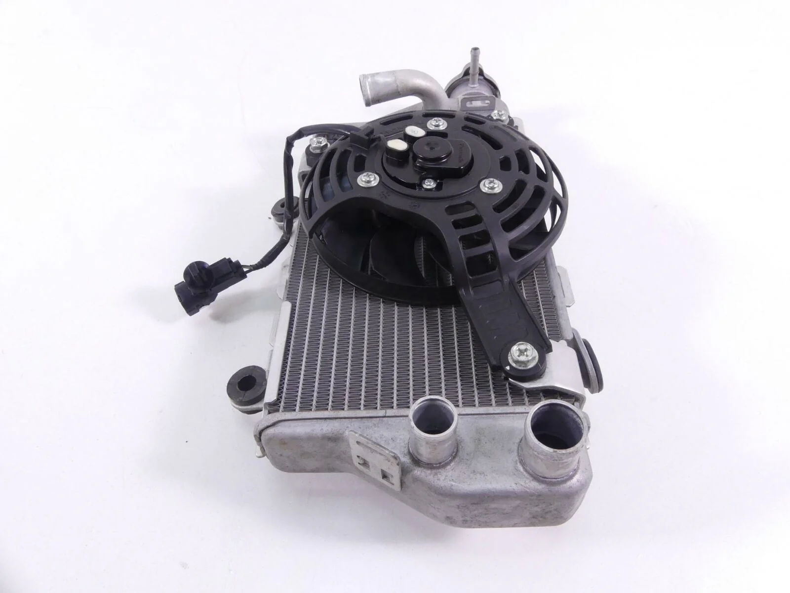2017 Honda CRF1000 Africa Twin Right Radiator Fan Set  19010-MJP-A61 - Image 4