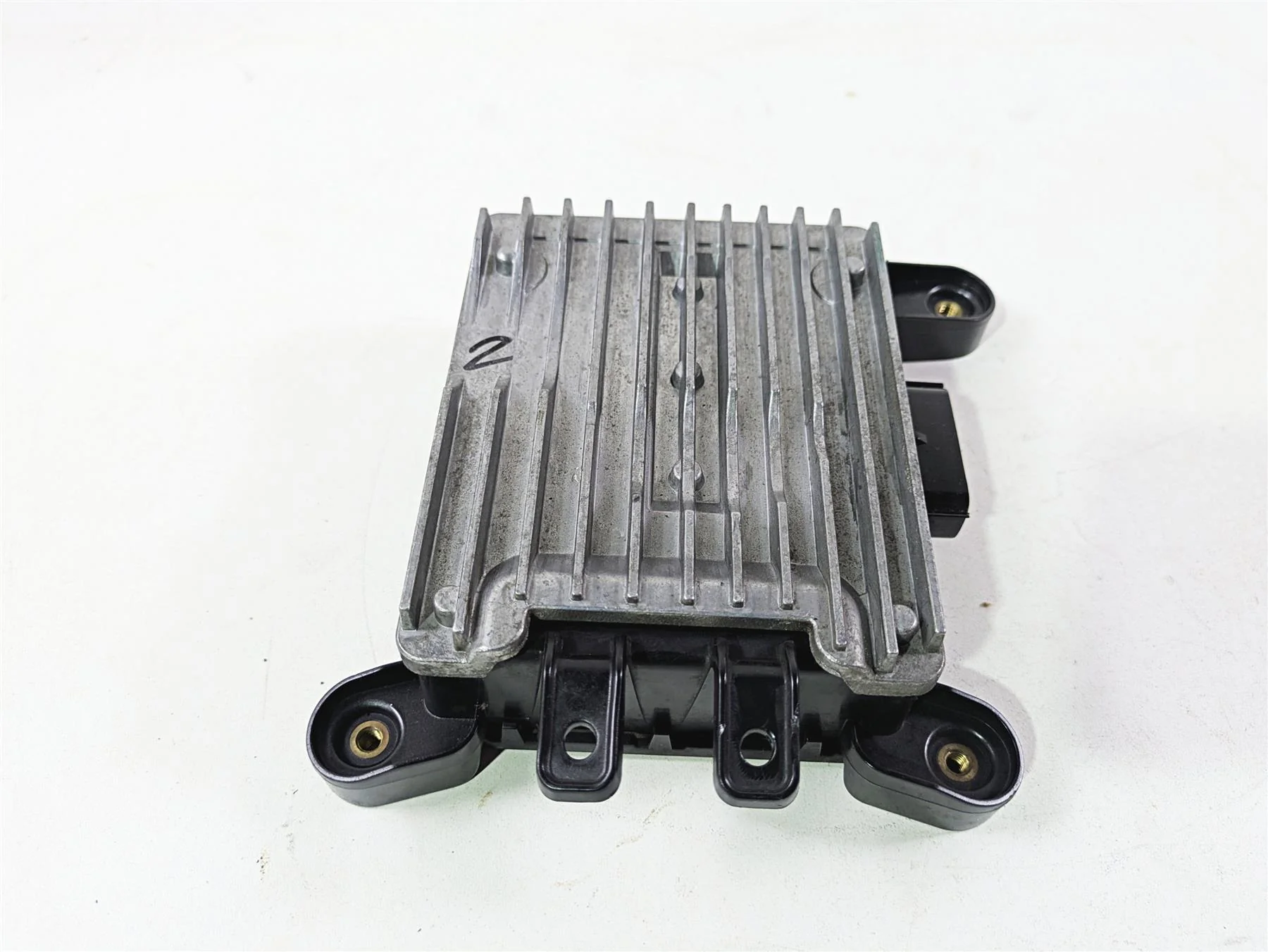 2017 Indian Chieftain Limited Audio Radio Control Module 4015979 - Image 4