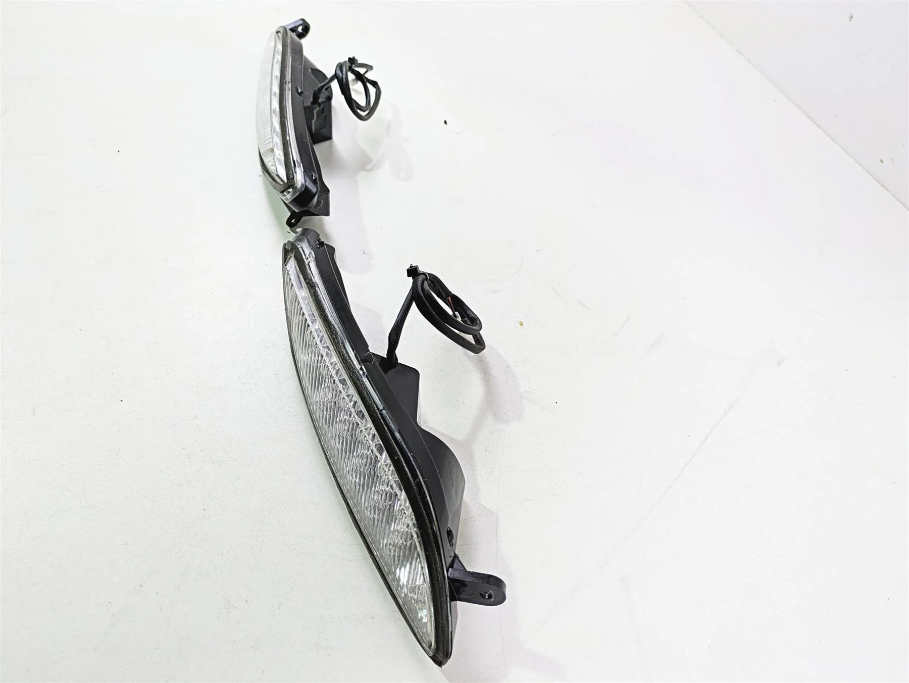 2017 Indian Chieftain Limited Front Blinker Turn Signal Set 2412456 2412455 - Image 3