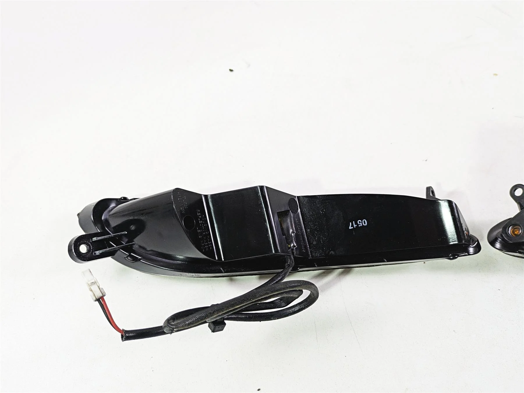 2017 Indian Chieftain Limited Front Blinker Turn Signal Set 2412456 2412455 - Image 8