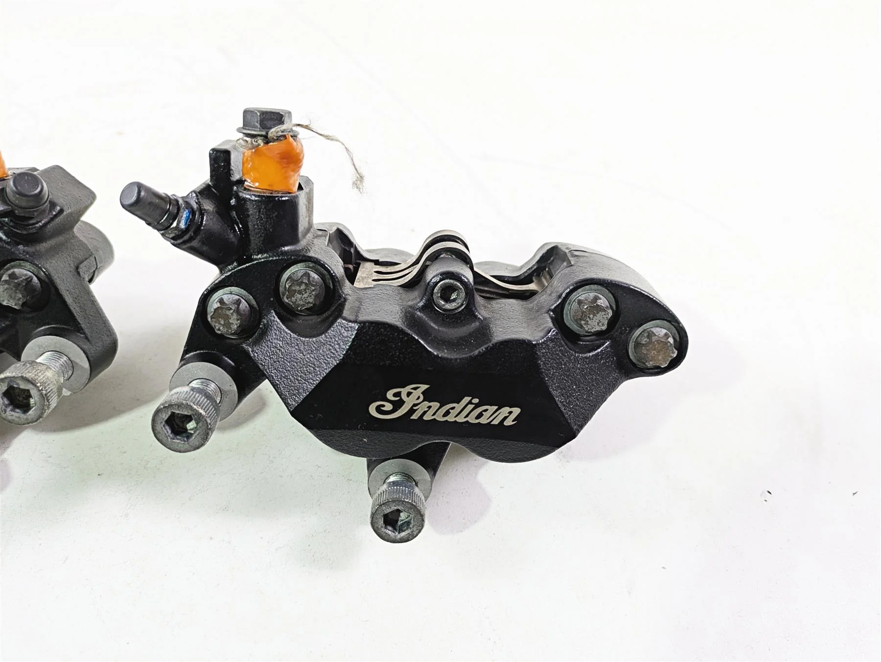 2017 Indian Chieftain Limited Front Brake Caliper Set 1912390 1912391 - Image 12