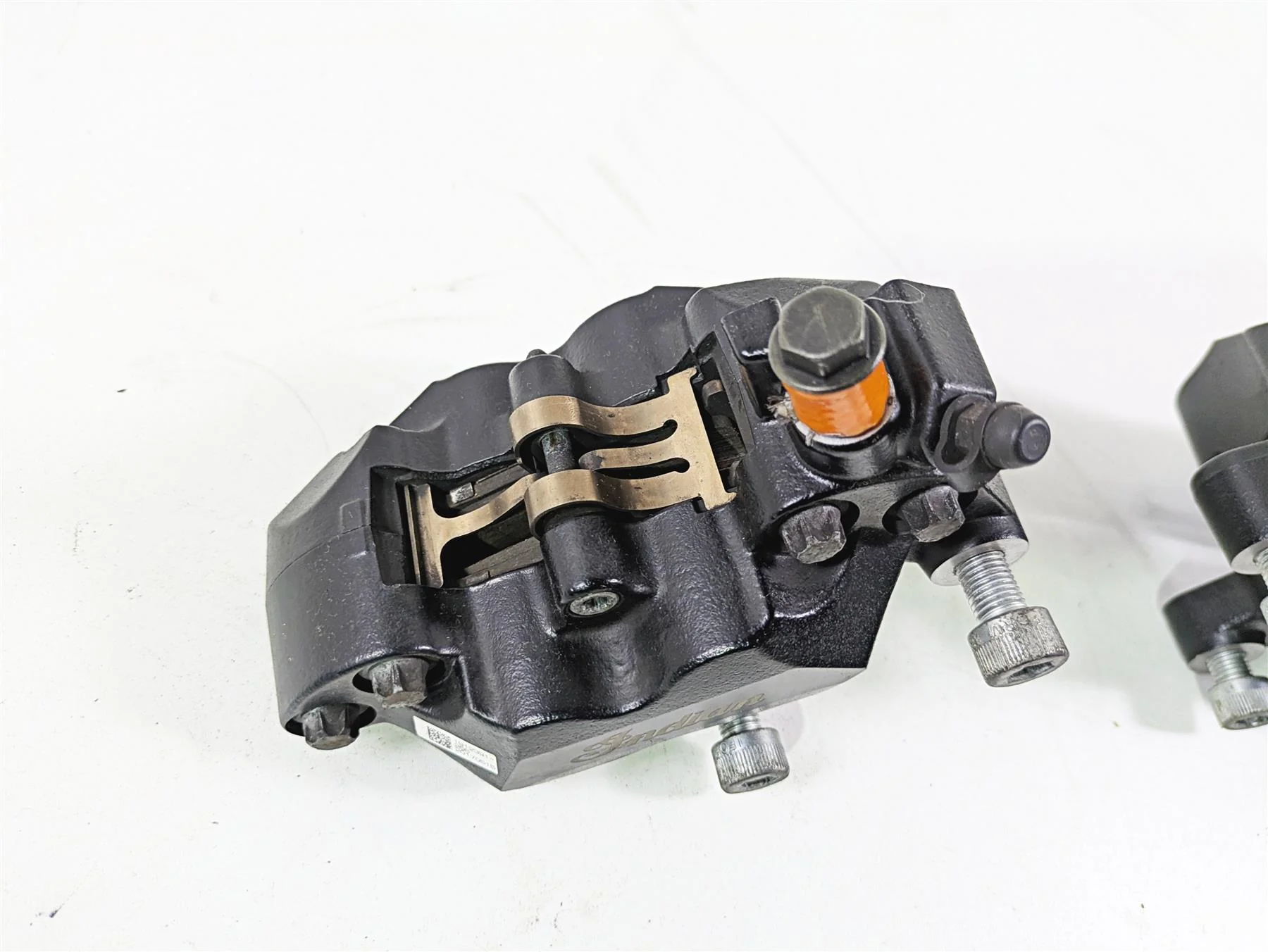 2017 Indian Chieftain Limited Front Brake Caliper Set 1912390 1912391 - Image 6