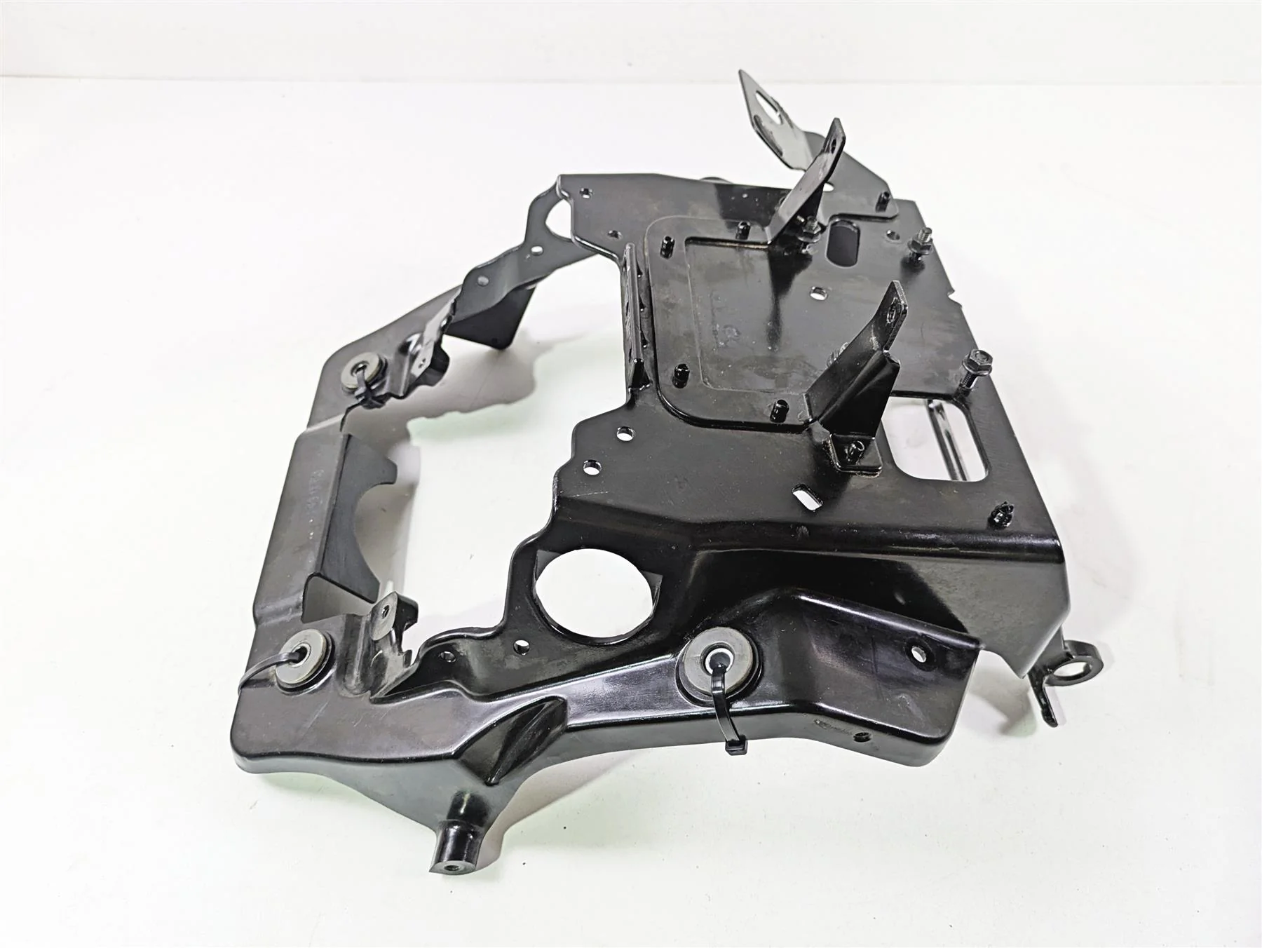 2017 Indian Chieftain Limited Front Fairing Stay Holder Carrier 1022608 - Image 6